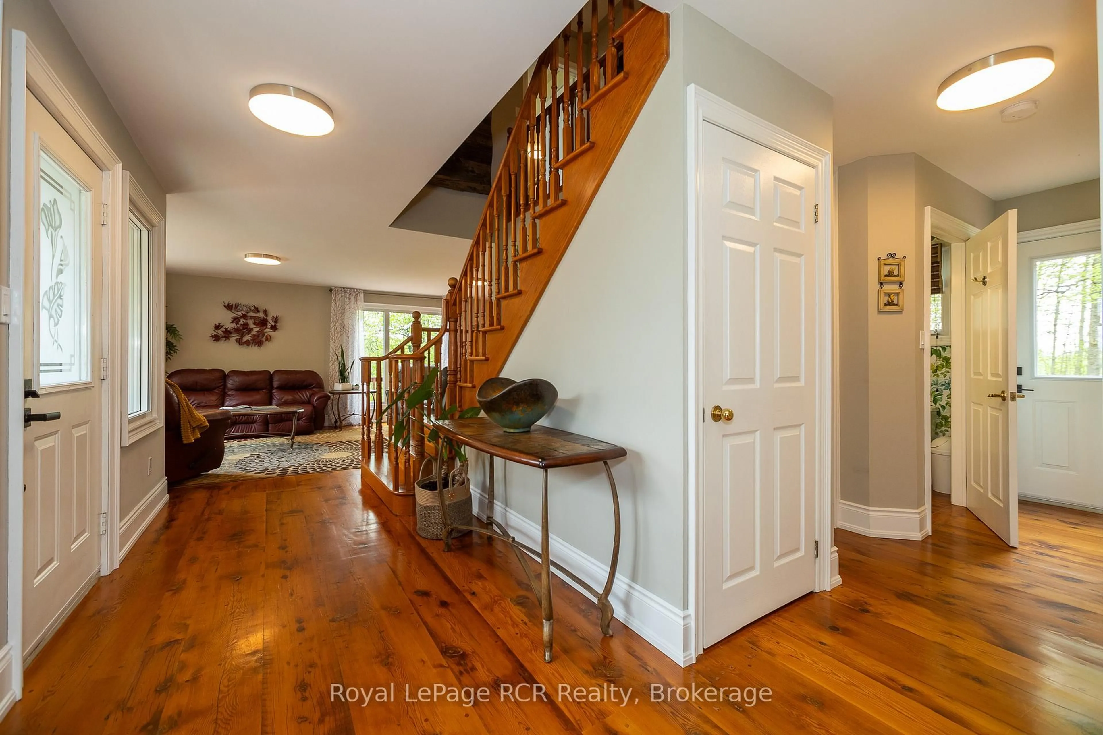 Indoor entryway for 714329 Baseline Rd, Grey Highlands Ontario N0C 1E0