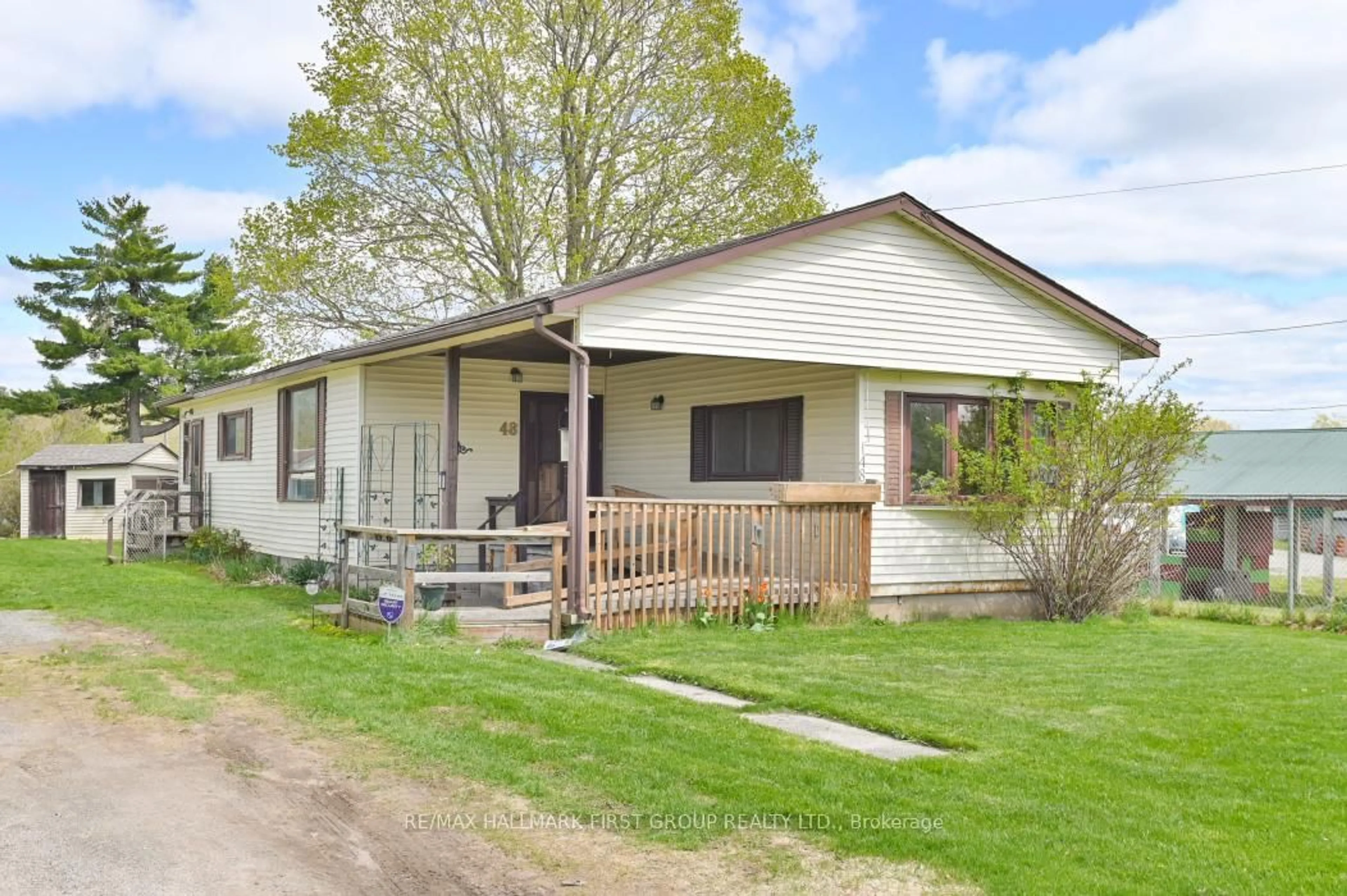Home with vinyl exterior material, street for 48 Victoria St, Limoges Ontario K0K 2M0