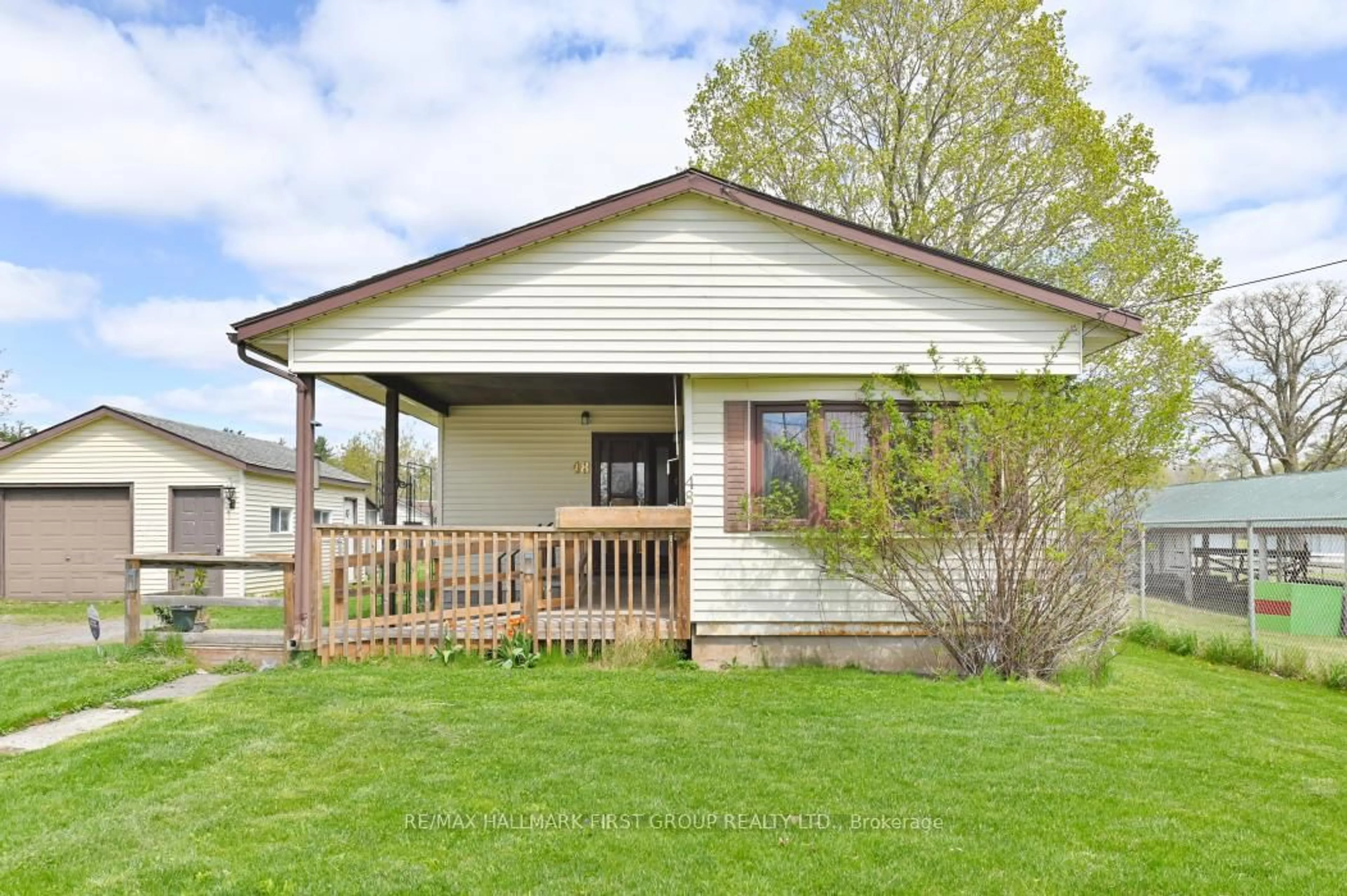 Home with vinyl exterior material, street for 48 Victoria St, Limoges Ontario K0K 2M0