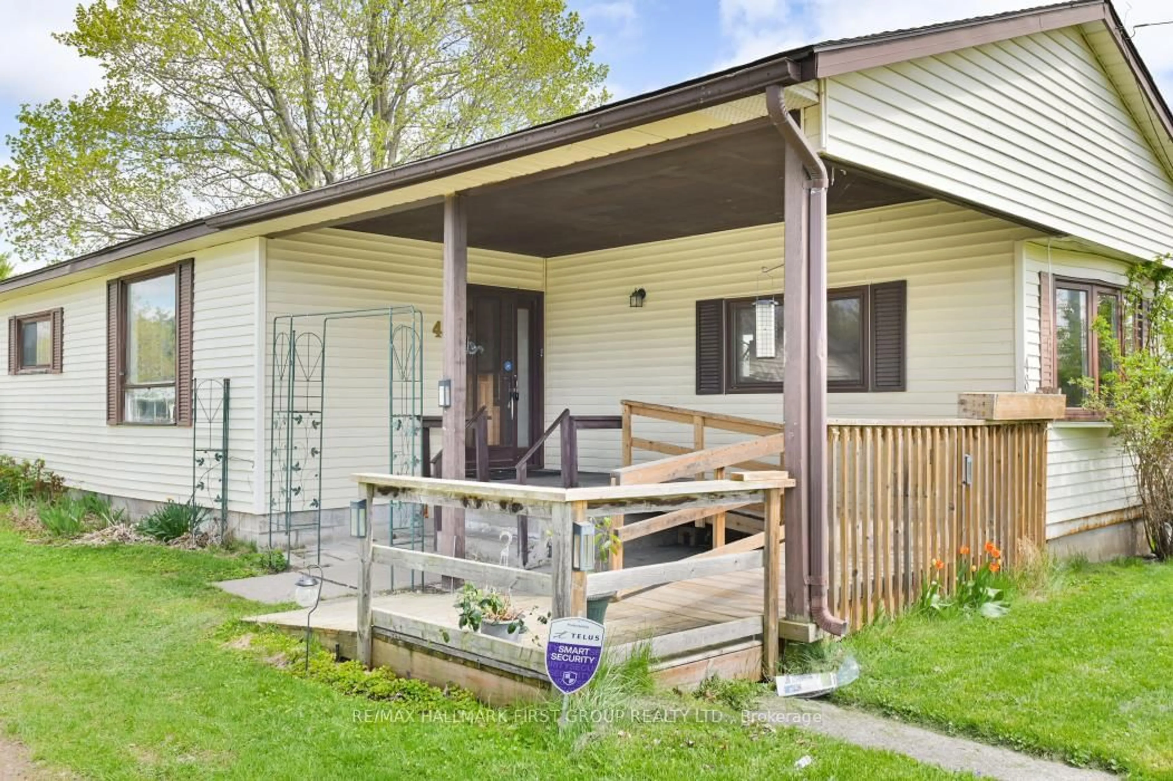 Patio, street for 48 Victoria St, Limoges Ontario K0K 2M0