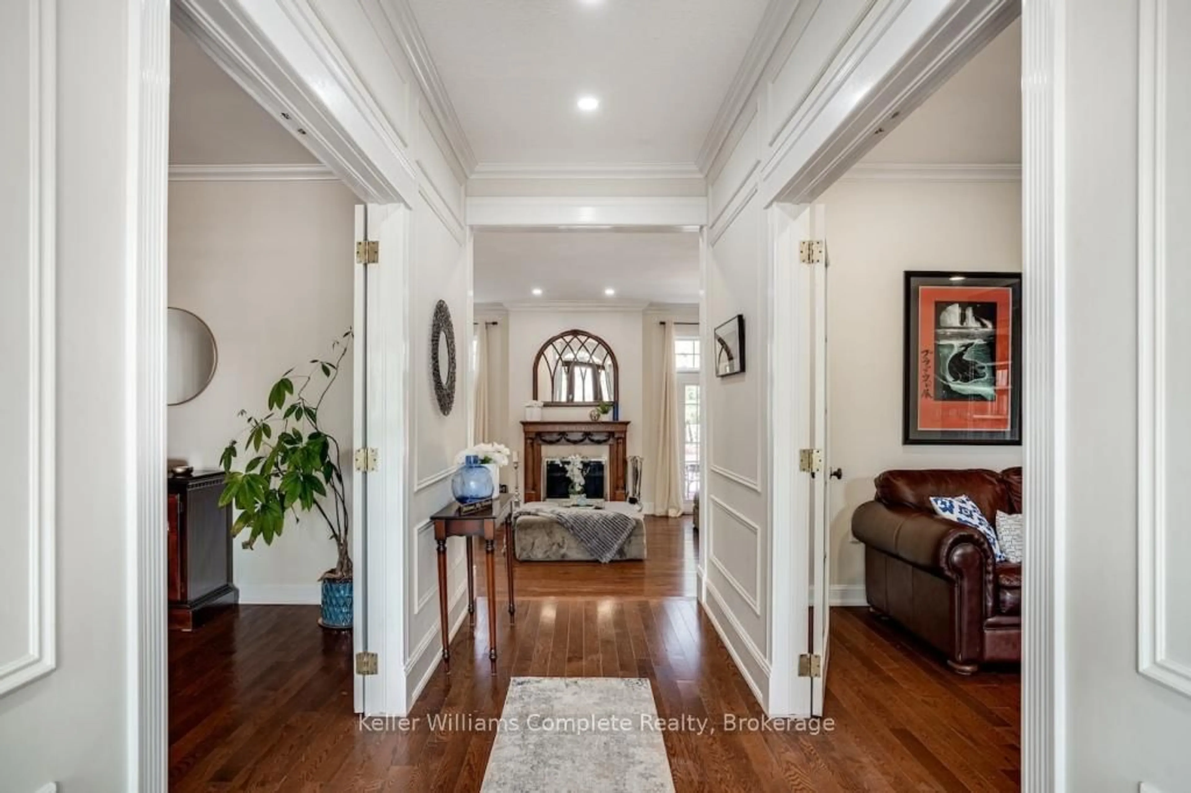 Indoor entryway for 163 Book Rd, Hamilton Ontario L9G 3L1