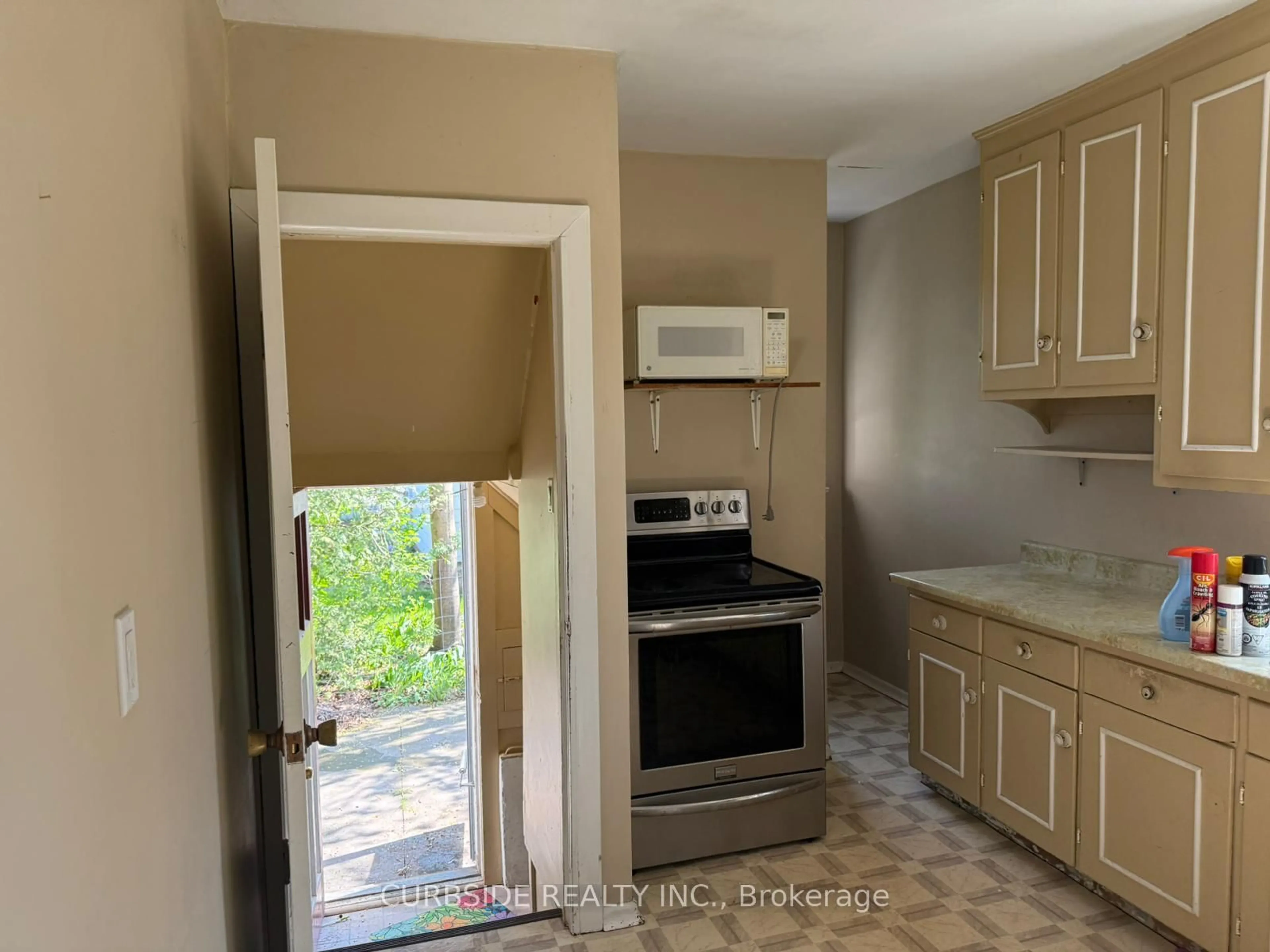 Standard kitchen, unknown for 6145 Franklin Ave, Niagara Falls Ontario L2G 4Z1
