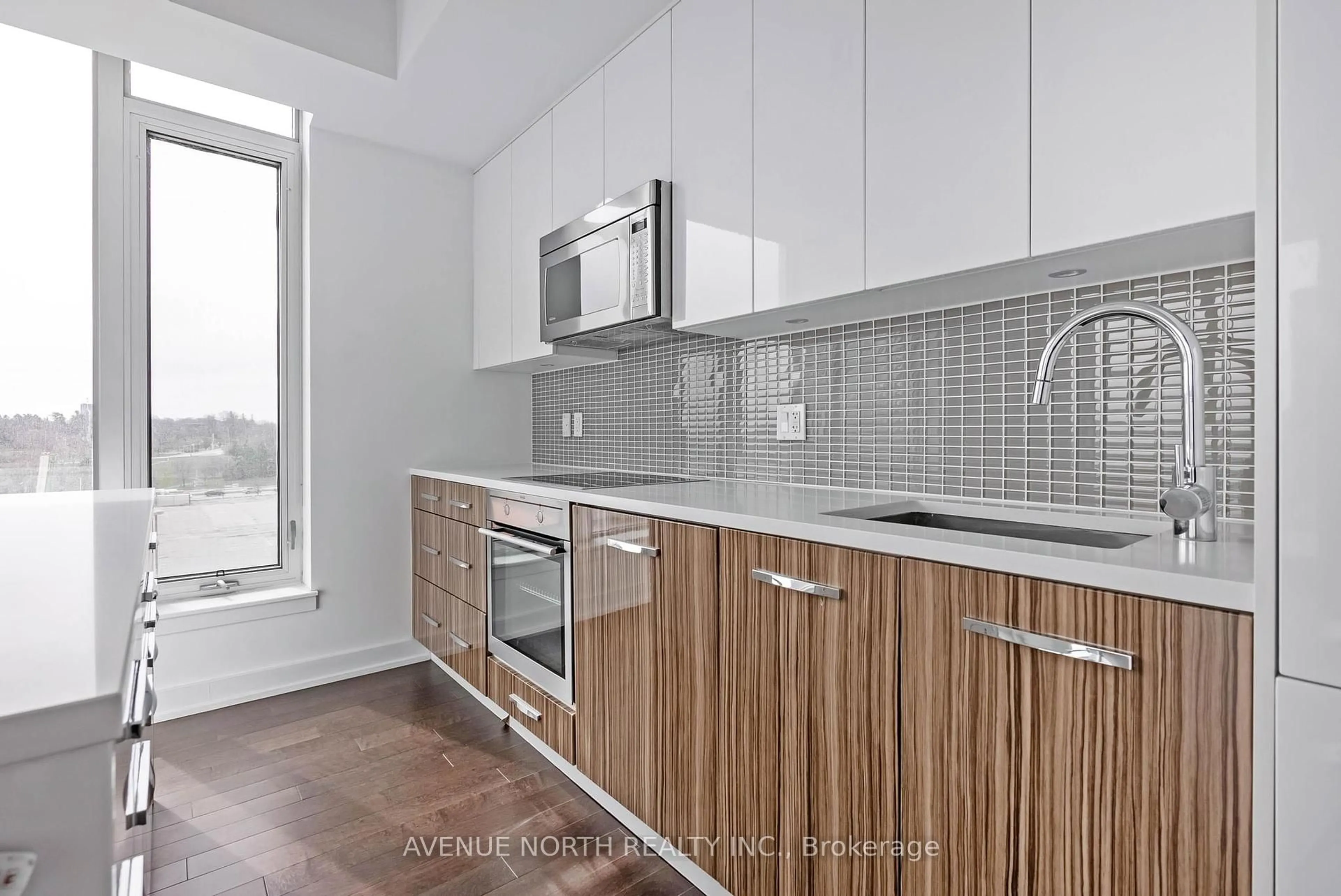 Standard kitchen, unknown for 111 Champagne Ave #509, Ottawa Ontario K1S 5V3