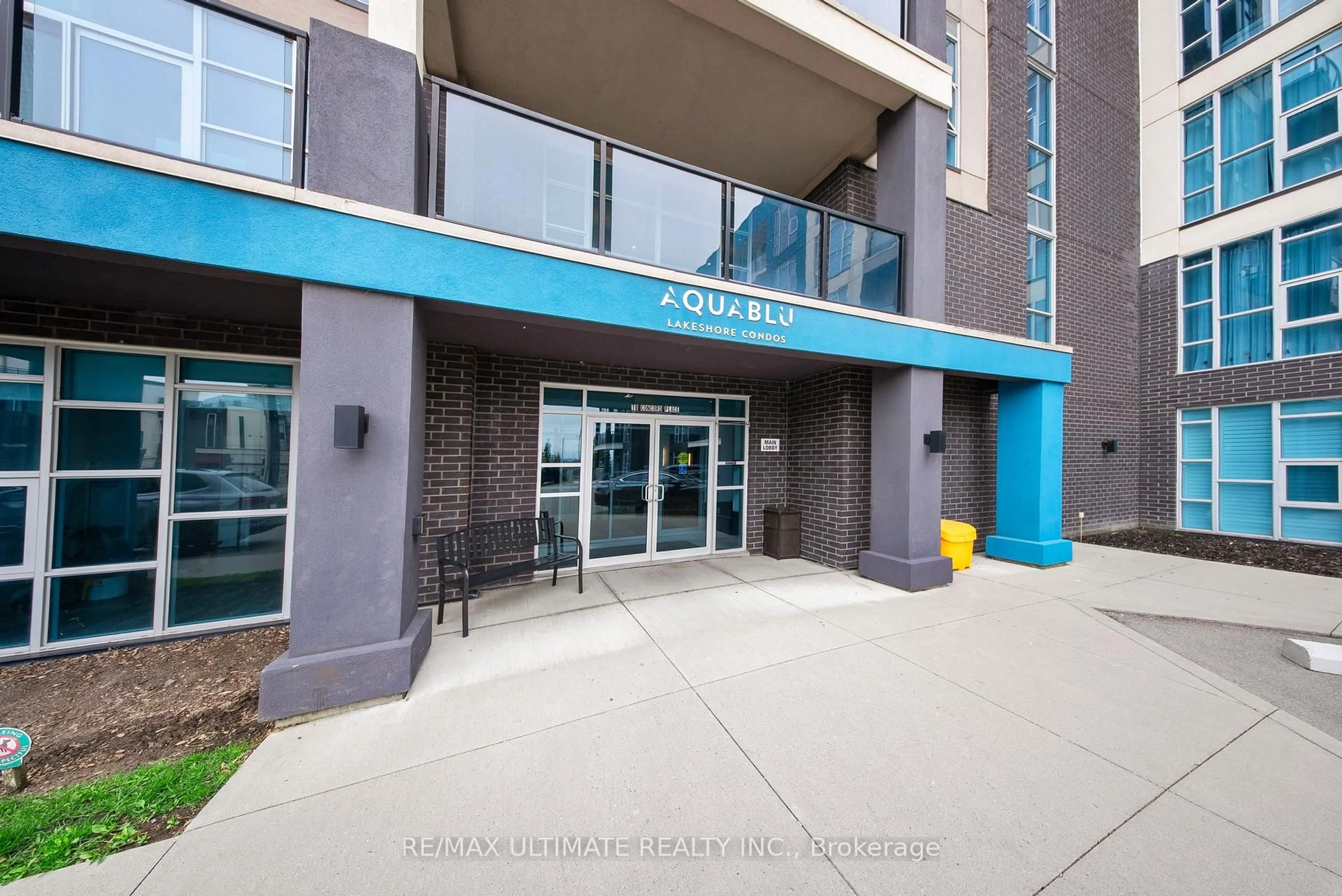 Indoor foyer for 10 Concord Pl #110, Grimsby Ontario L3M 0G6