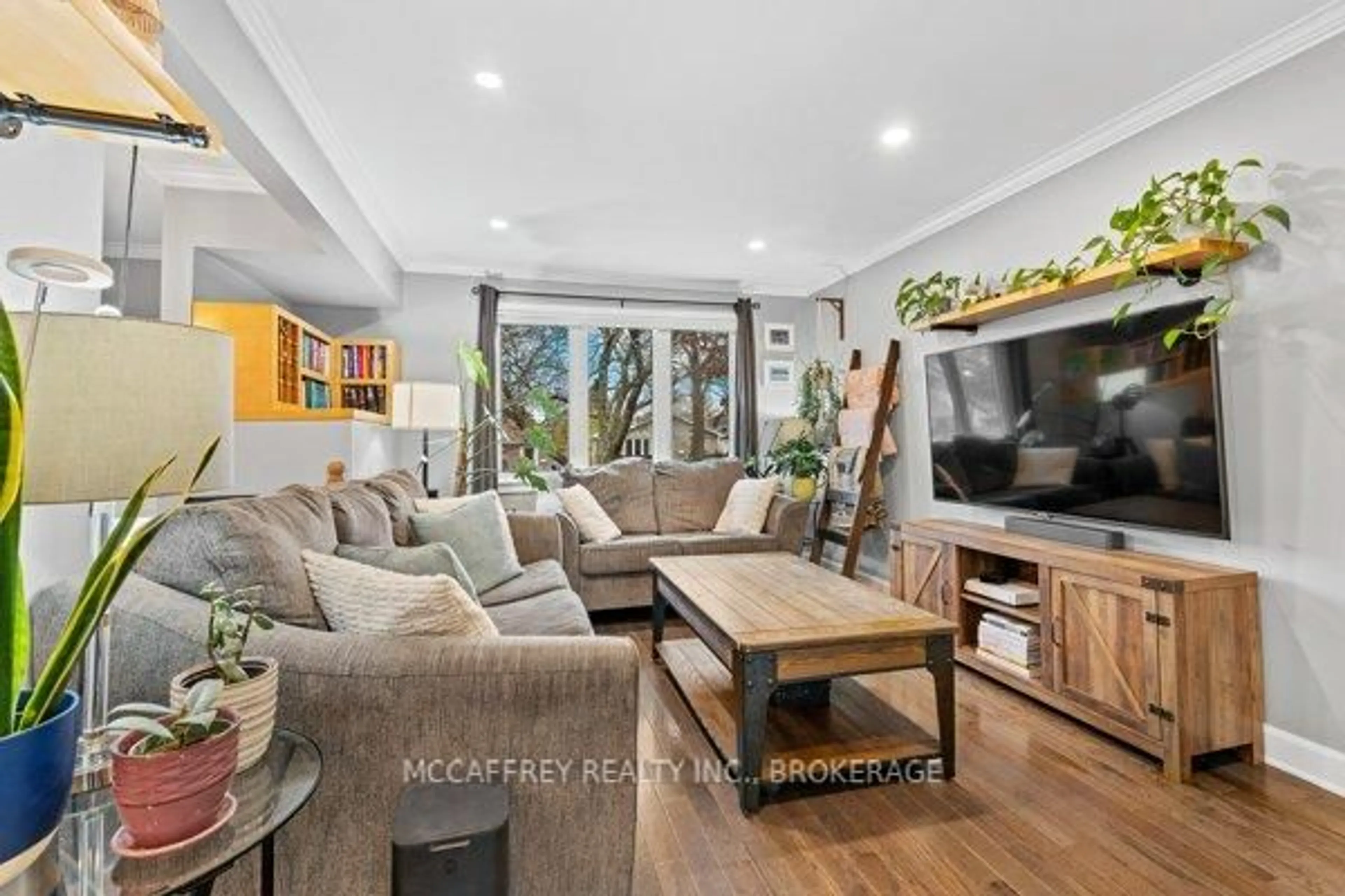 Living room with furniture, unknown for 105 Dauphin Ave, Kingston Ontario K7K 6B2