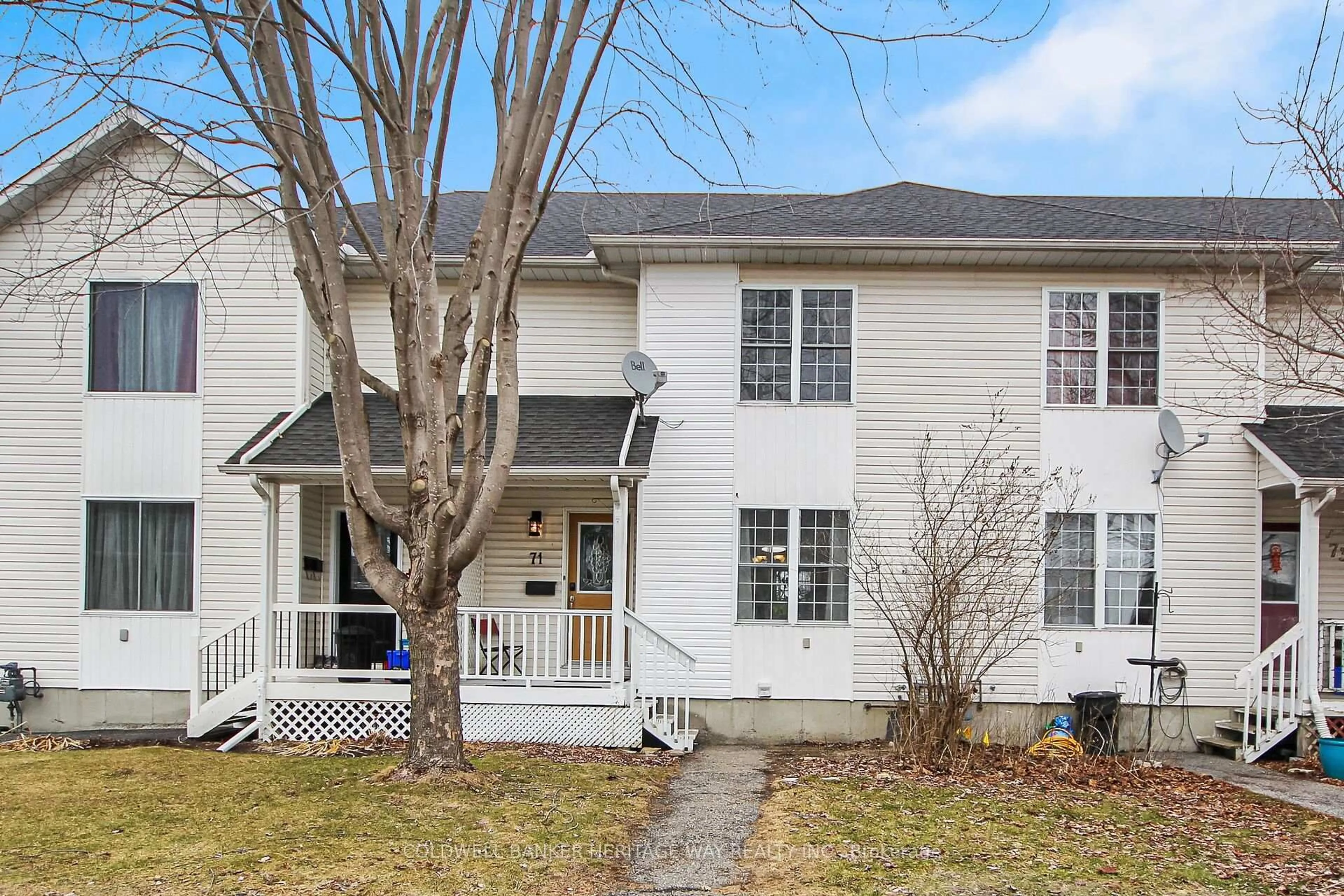 Home with vinyl exterior material, street for 71 Johnston St, Carleton Place Ontario K7C 4R7