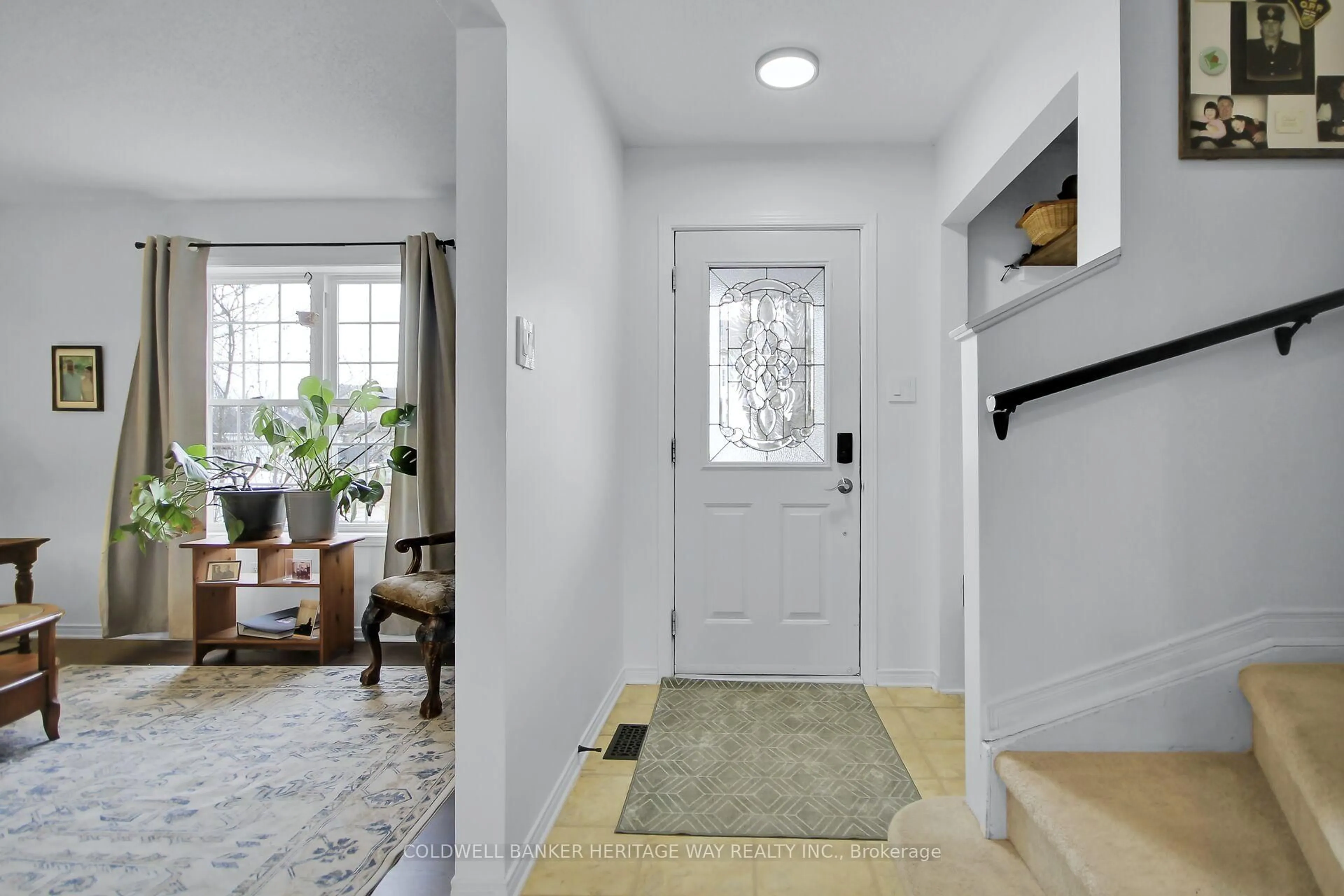 Indoor entryway for 71 Johnston St, Carleton Place Ontario K7C 4R7