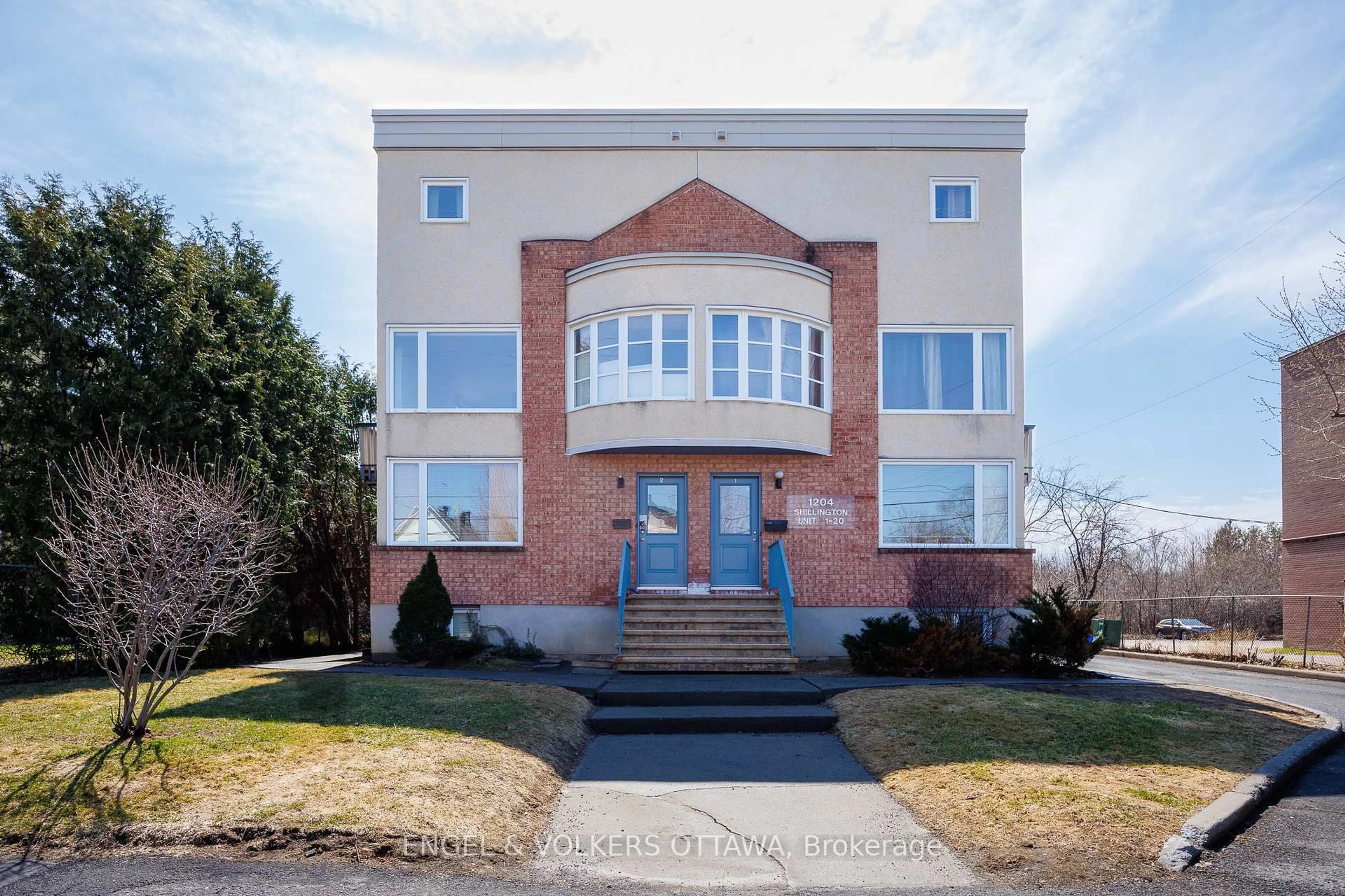 Home with brick exterior material, building for 1204 SHILLINGTON Ave #2, Ottawa Ontario K1Z 7Z4