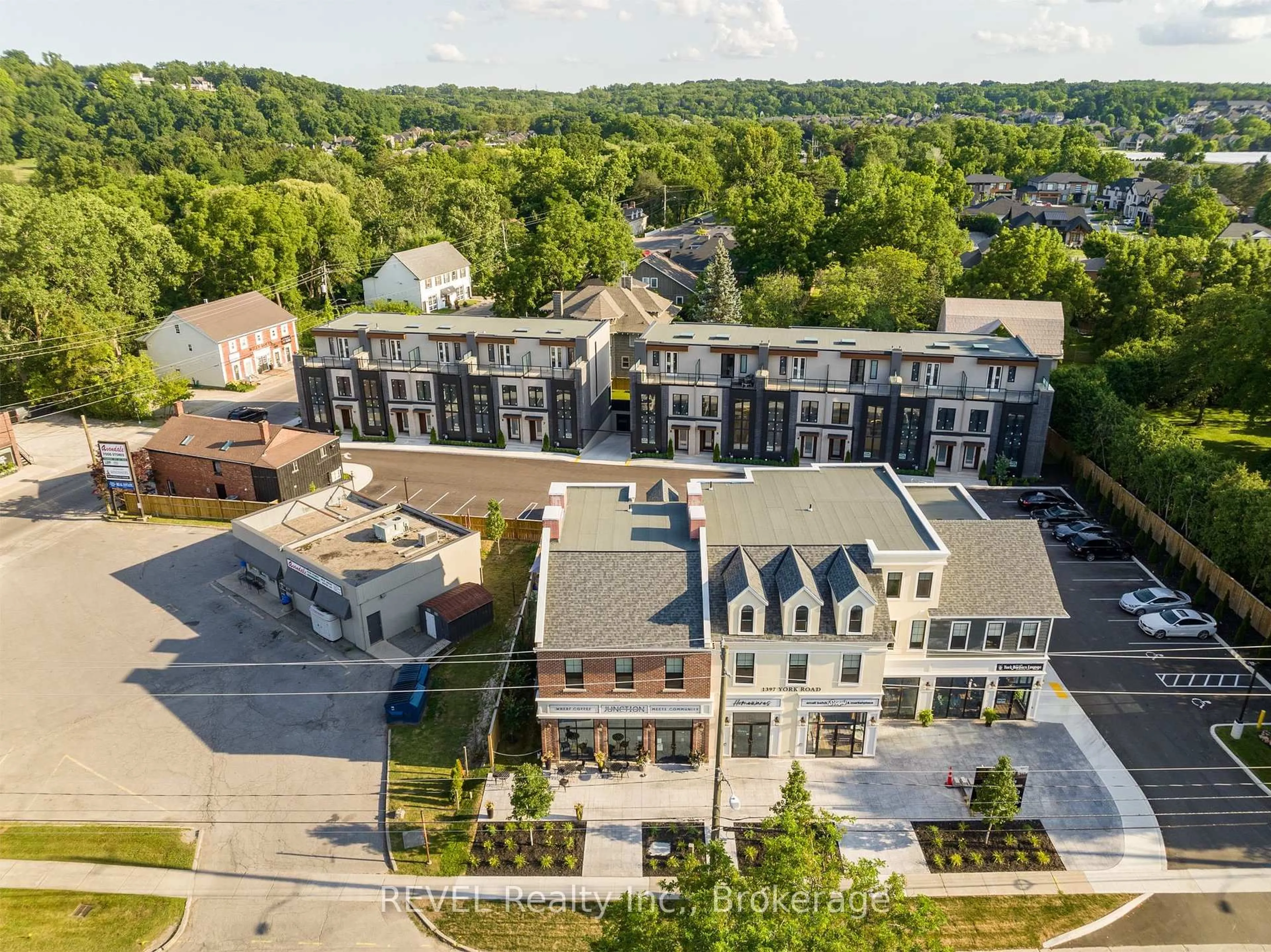 A pic from outside/outdoor area/front of a property/back of a property/a pic from drone, unknown for 1397 York Rd #8, Niagara-on-the-Lake Ontario L0S 1J1