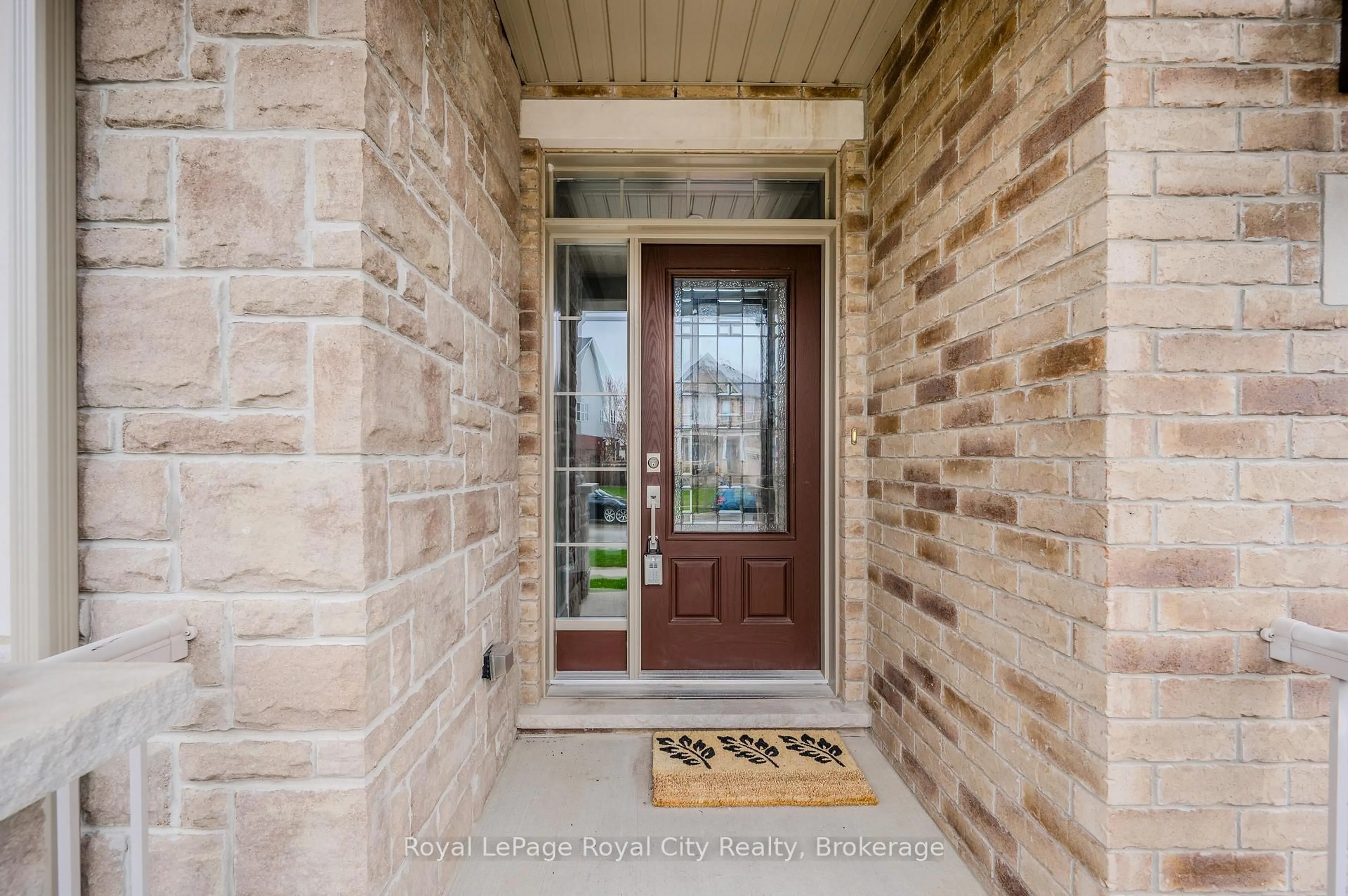 Indoor entryway for 213 Tremaine Cres, Kitchener Ontario N2A 4L9