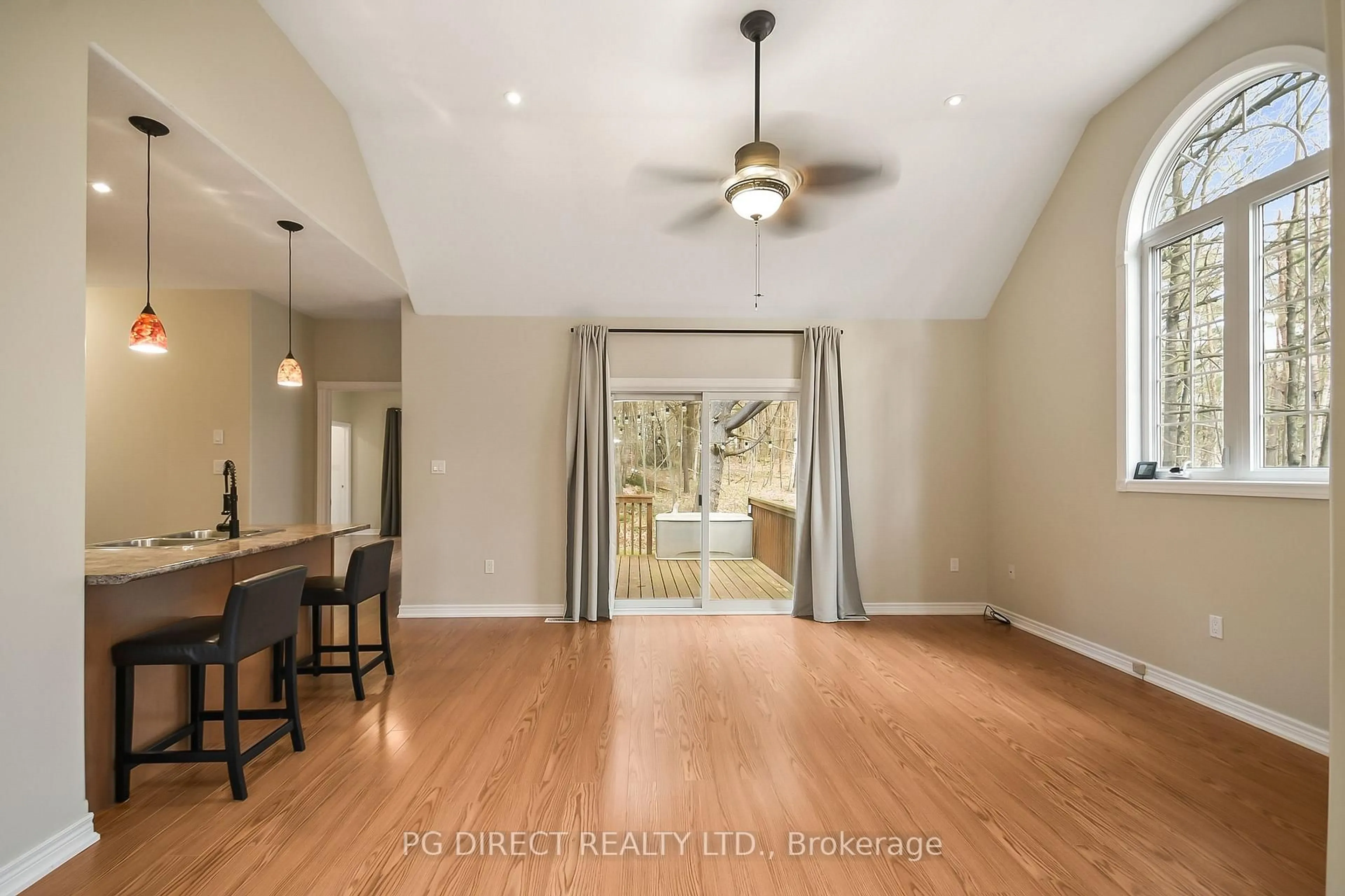 A pic of a room for 11 Oakwood Hts, Bracebridge Ontario P1L 2G5