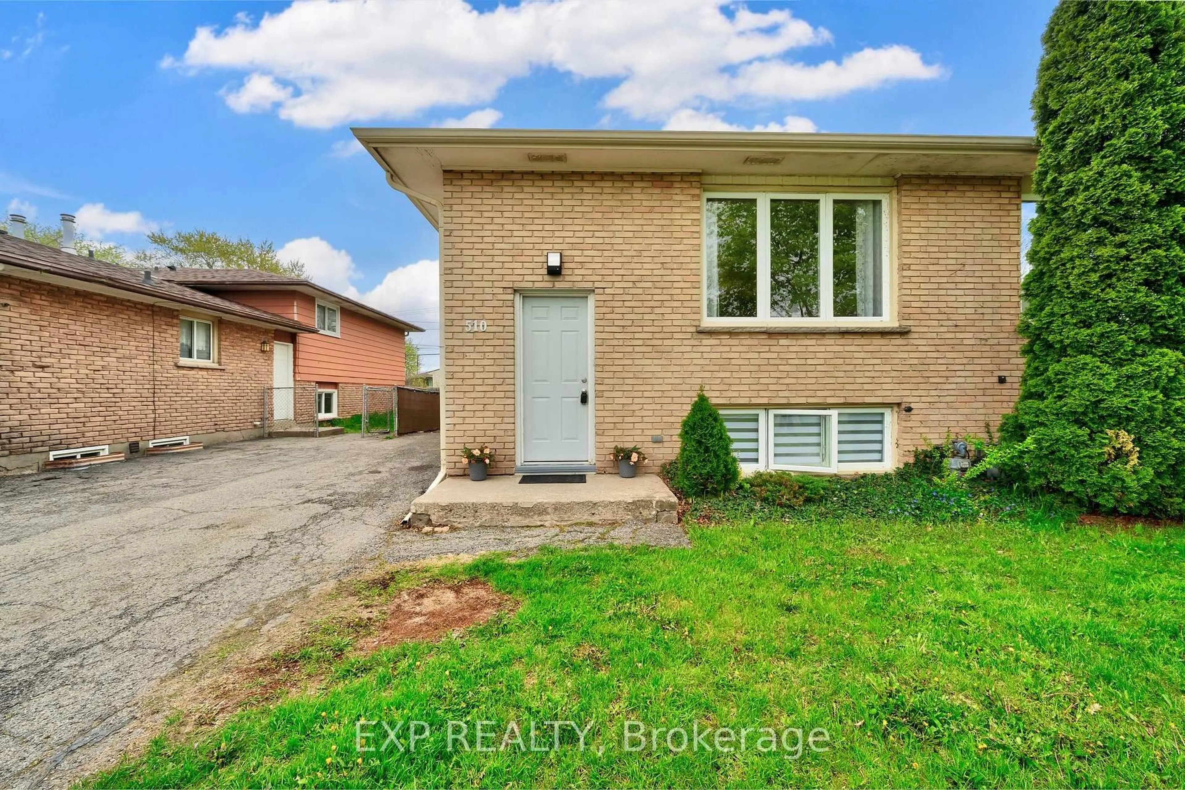 Home with brick exterior material, street for 510 First Ave, Welland Ontario L3C 6A7