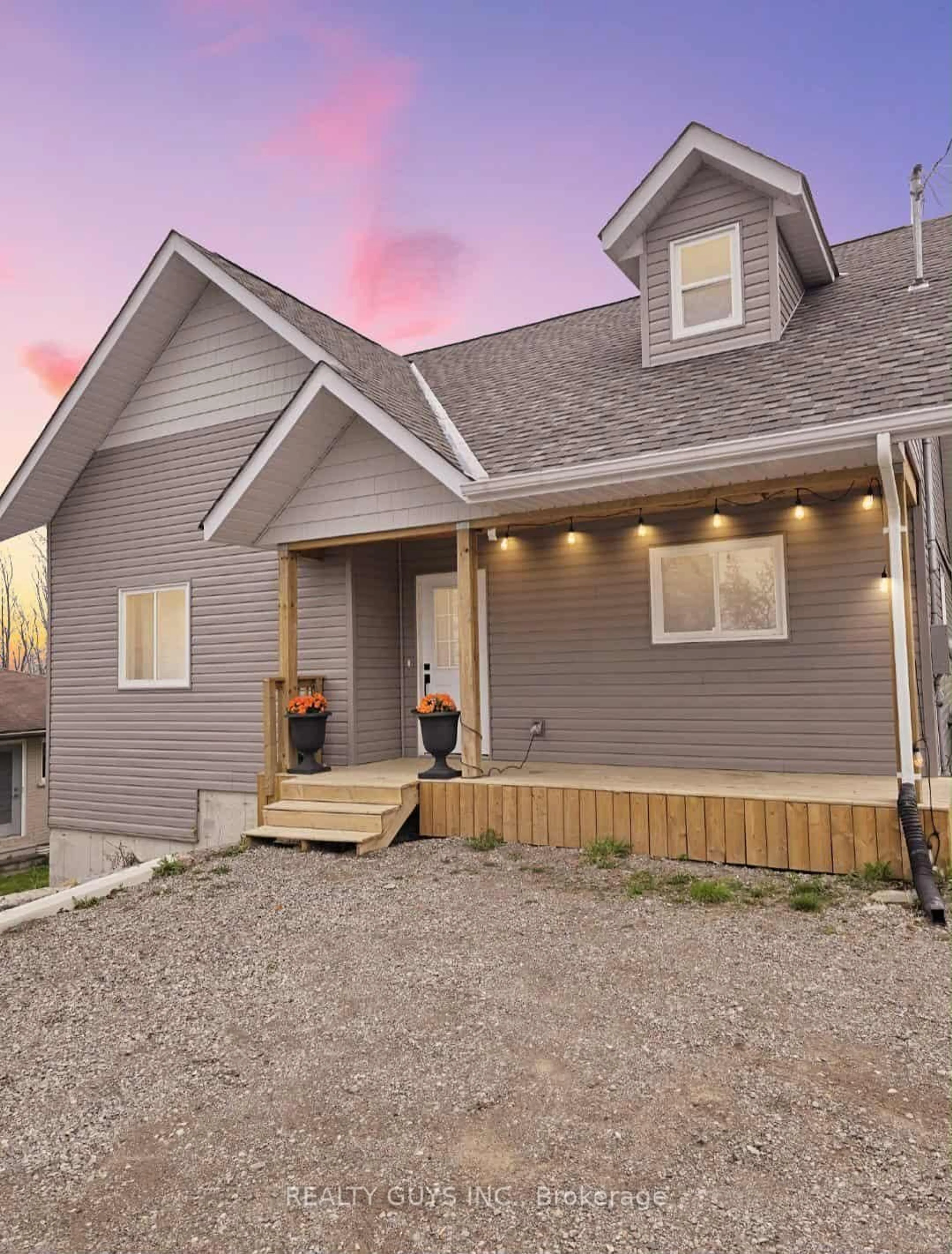 Home with vinyl exterior material, street for 909 Fairbairn St, Peterborough North Ontario K9H 6C2