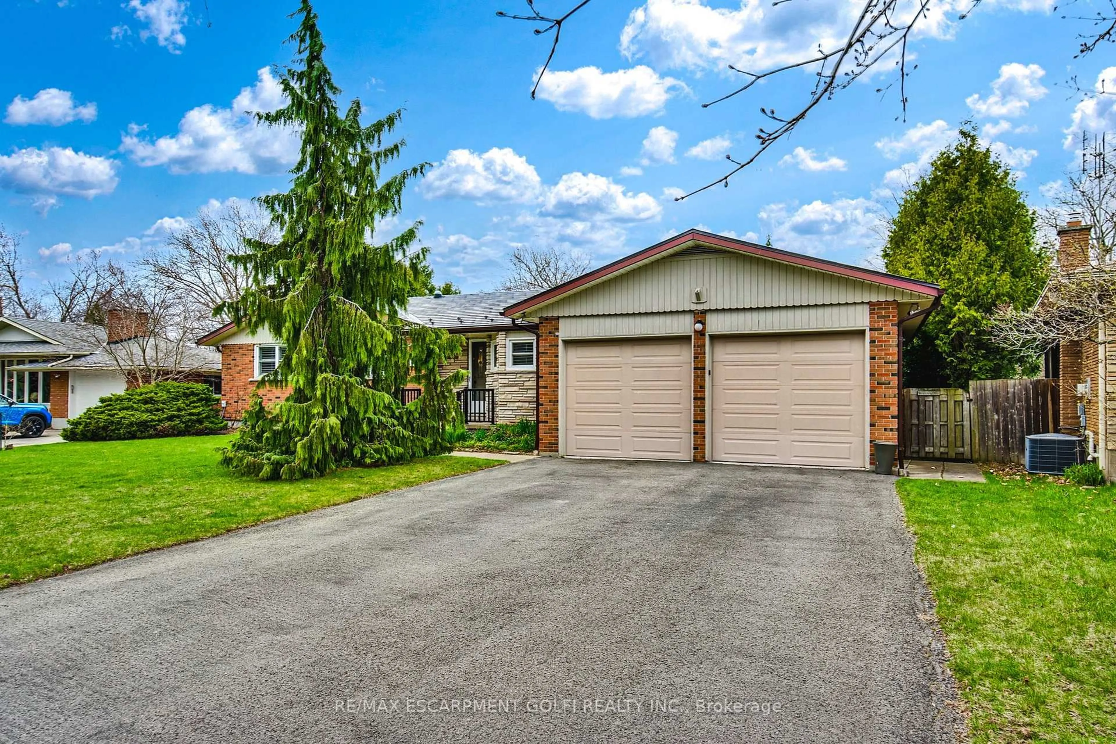 Home with brick exterior material, street for 57 Richelieu Dr, St. Catharines Ontario L2M 2C3
