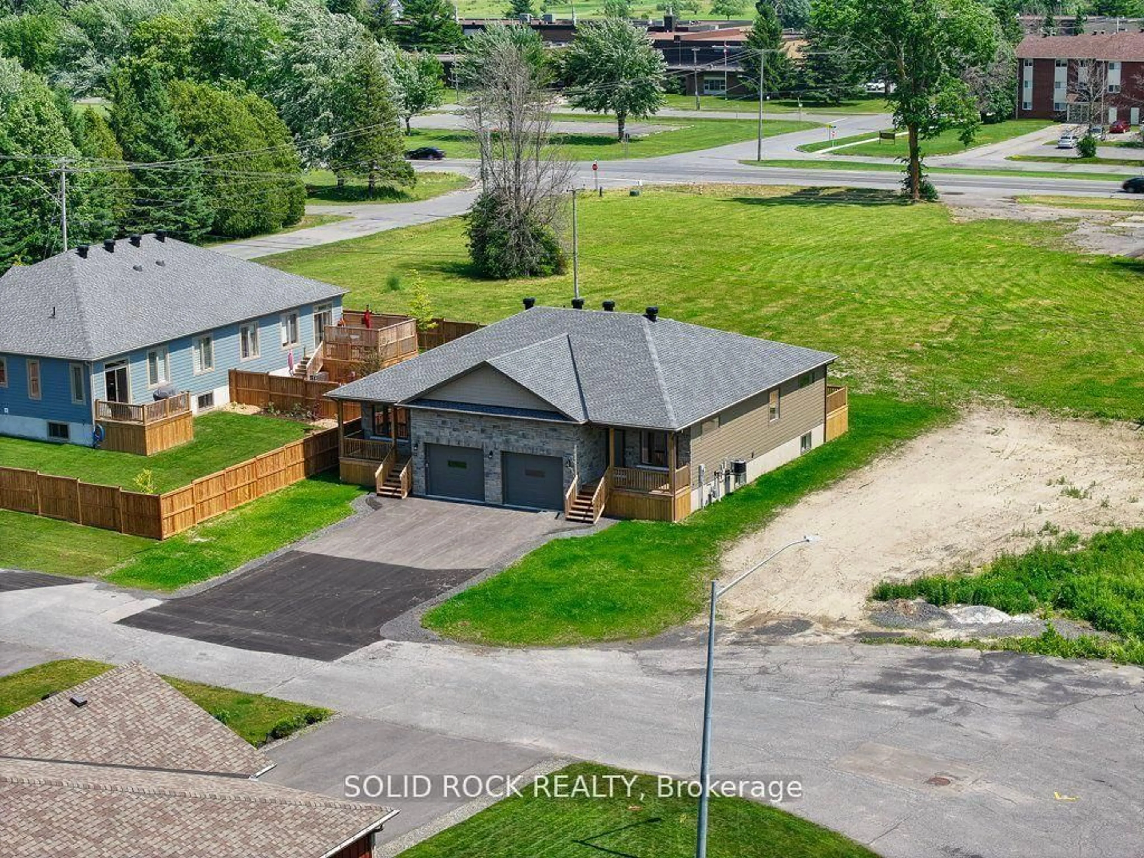 A pic from outside/outdoor area/front of a property/back of a property/a pic from drone, unknown for 9 Billings Ave, South Dundas Ontario K0E 1K0