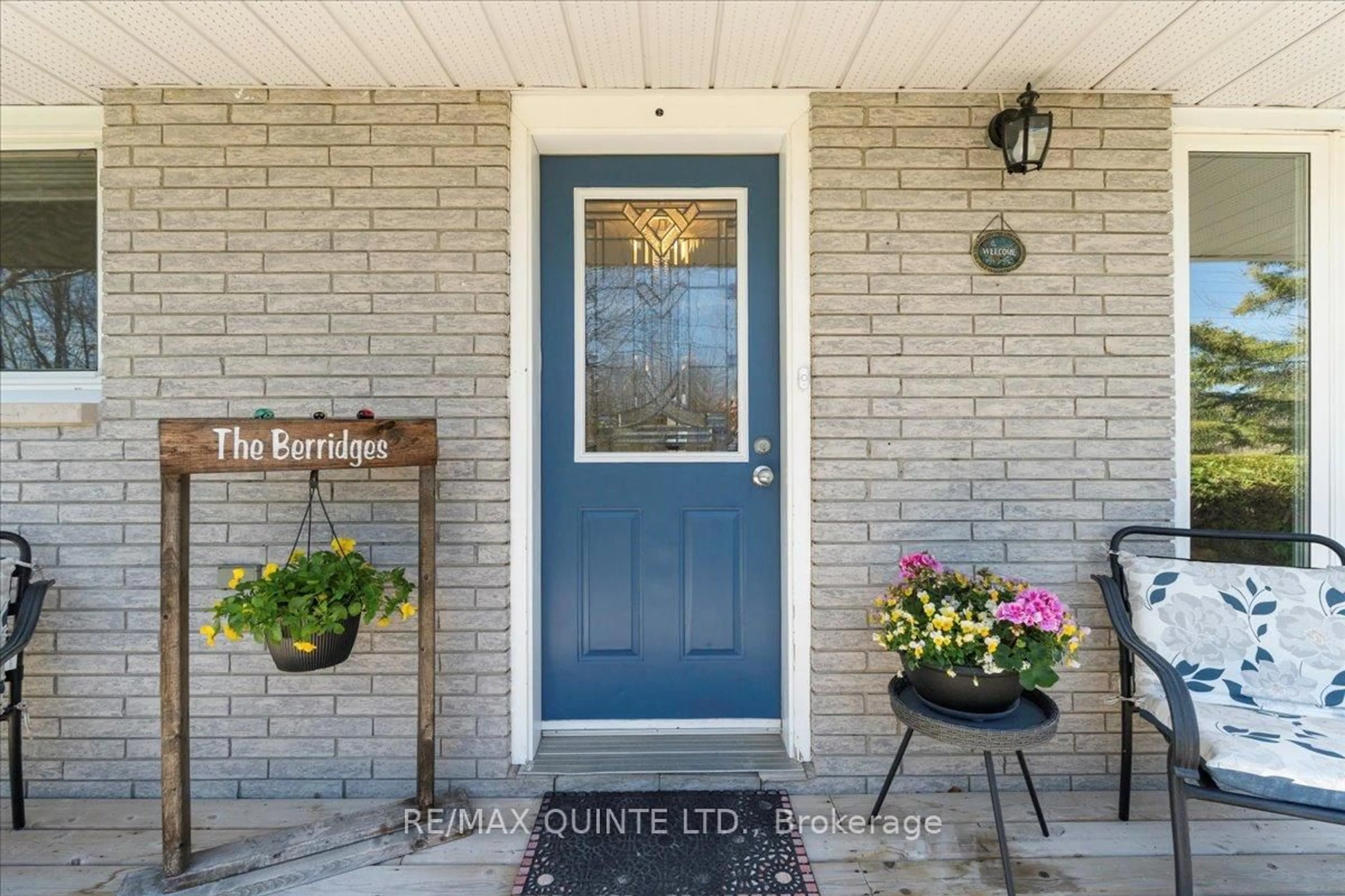 Indoor entryway for 321 Rosebush Rd, Stirling Ontario K0K 3E0