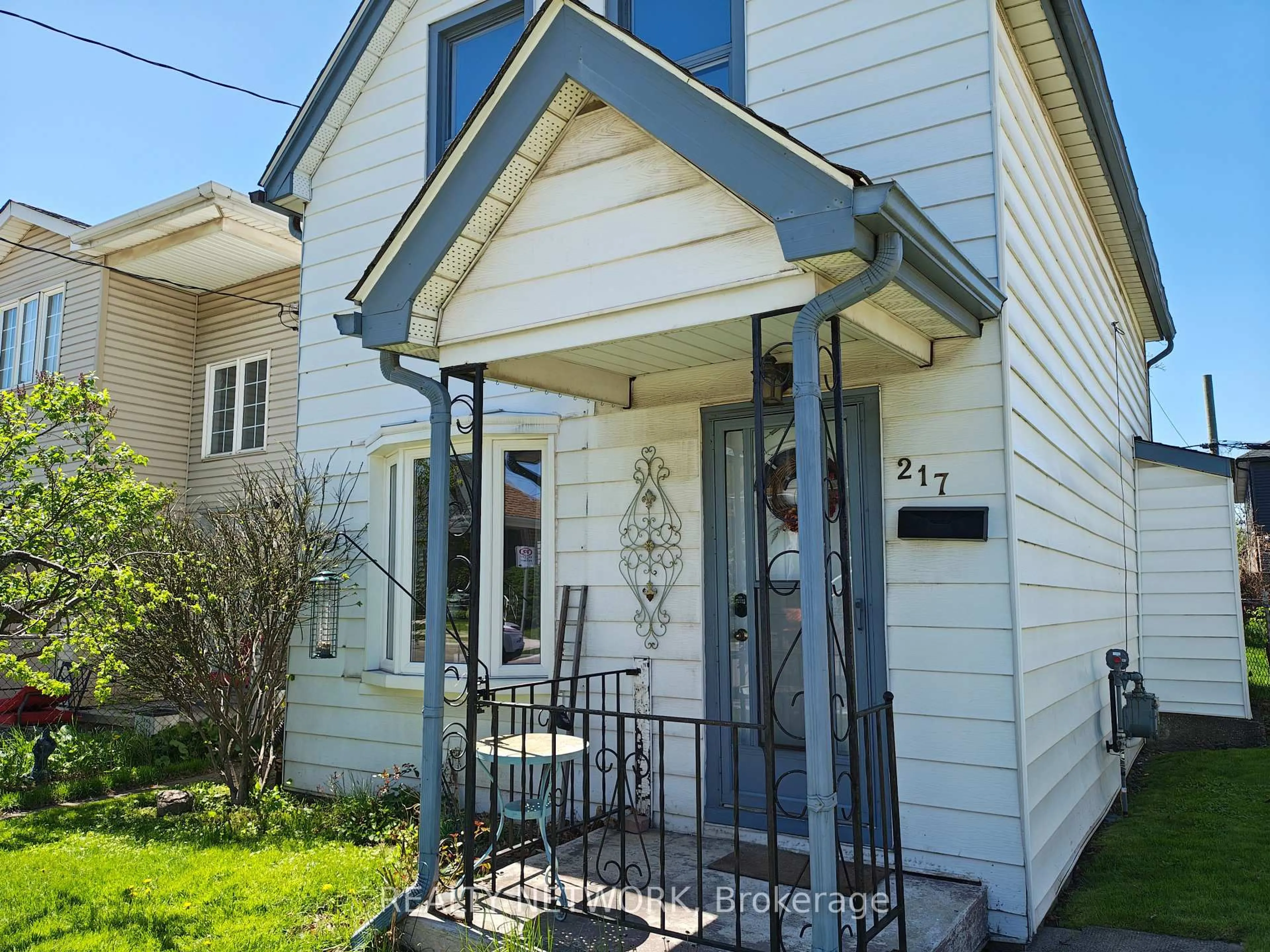 Unknown for 217 Fairfield Ave, Hamilton Ontario L8H 5H5