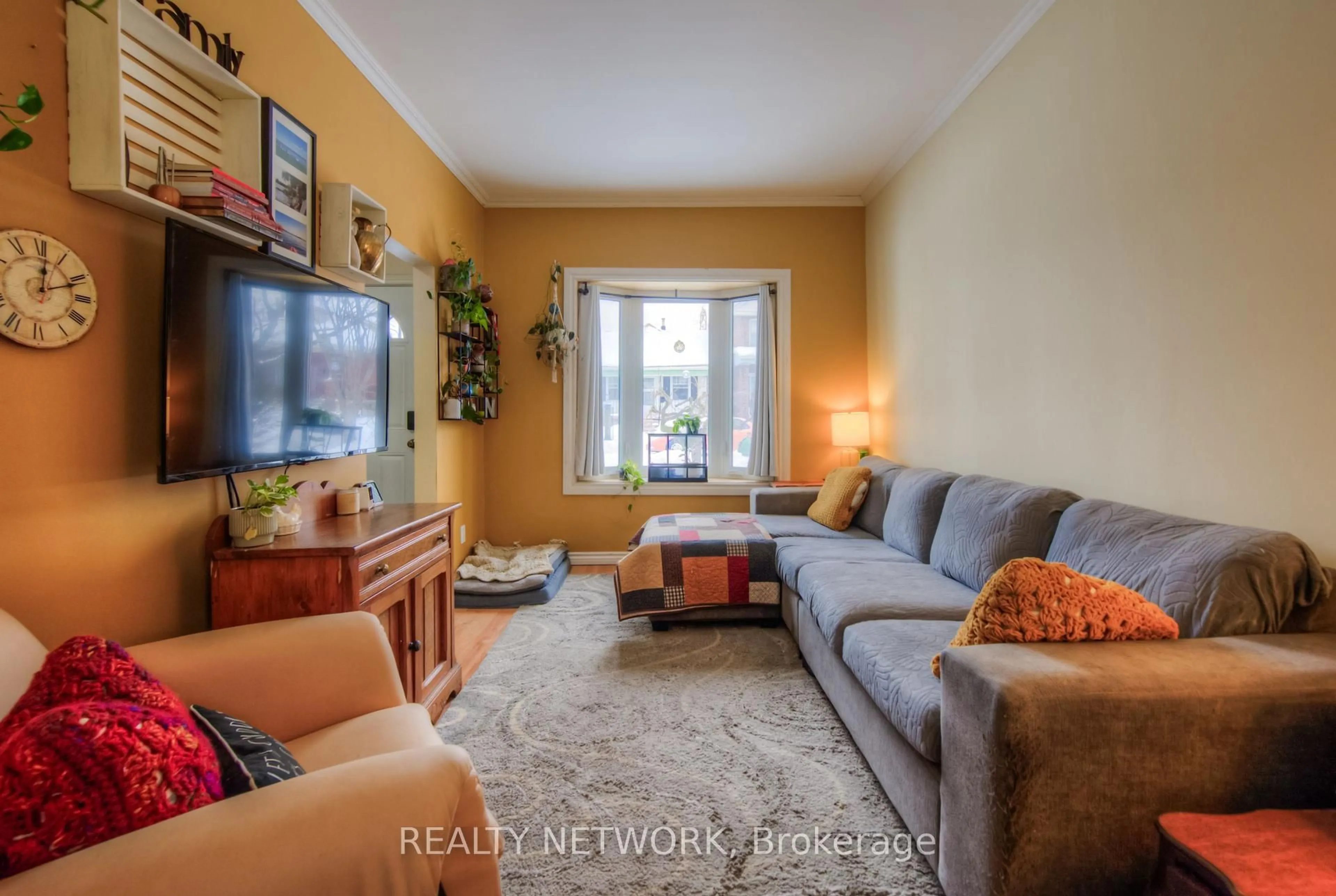 Living room with furniture, unknown for 217 Fairfield Ave, Hamilton Ontario L8H 5H5