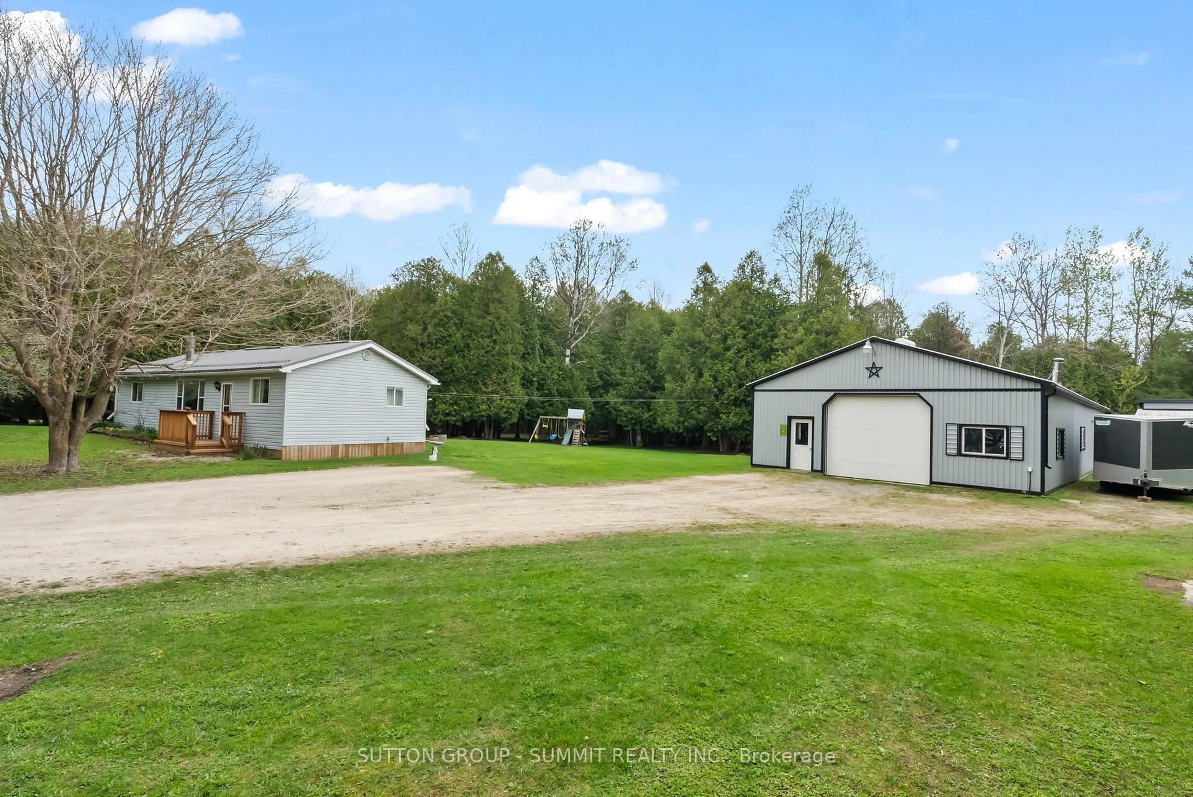 A pic from outside/outdoor area/front of a property/back of a property/a pic from drone, unknown for 134 Paisley Dr, Chatsworth Ontario N0G 1L0