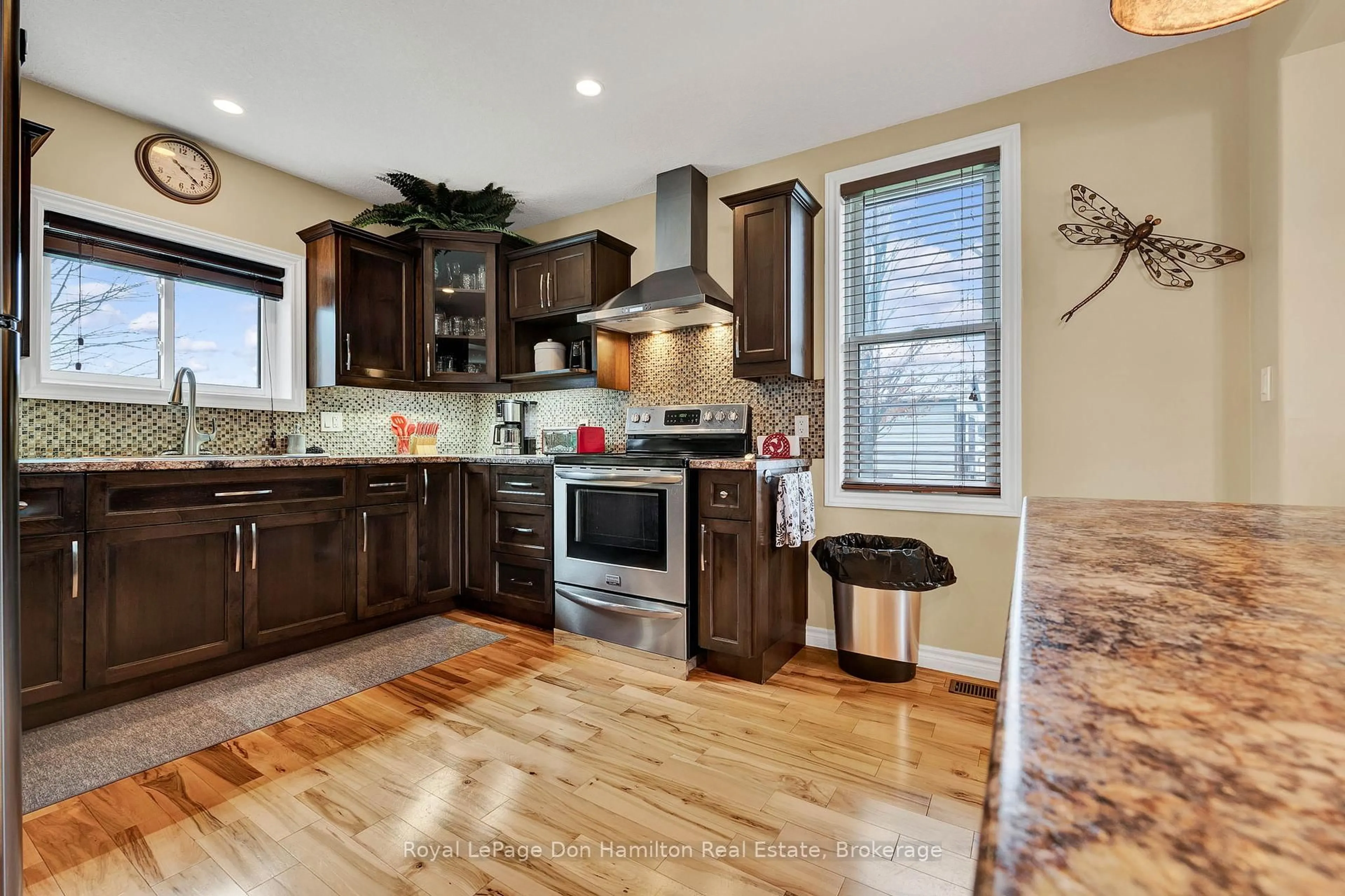 Open concept kitchen, unknown for 7078 86 Line, North Perth Ontario N4W 3G6