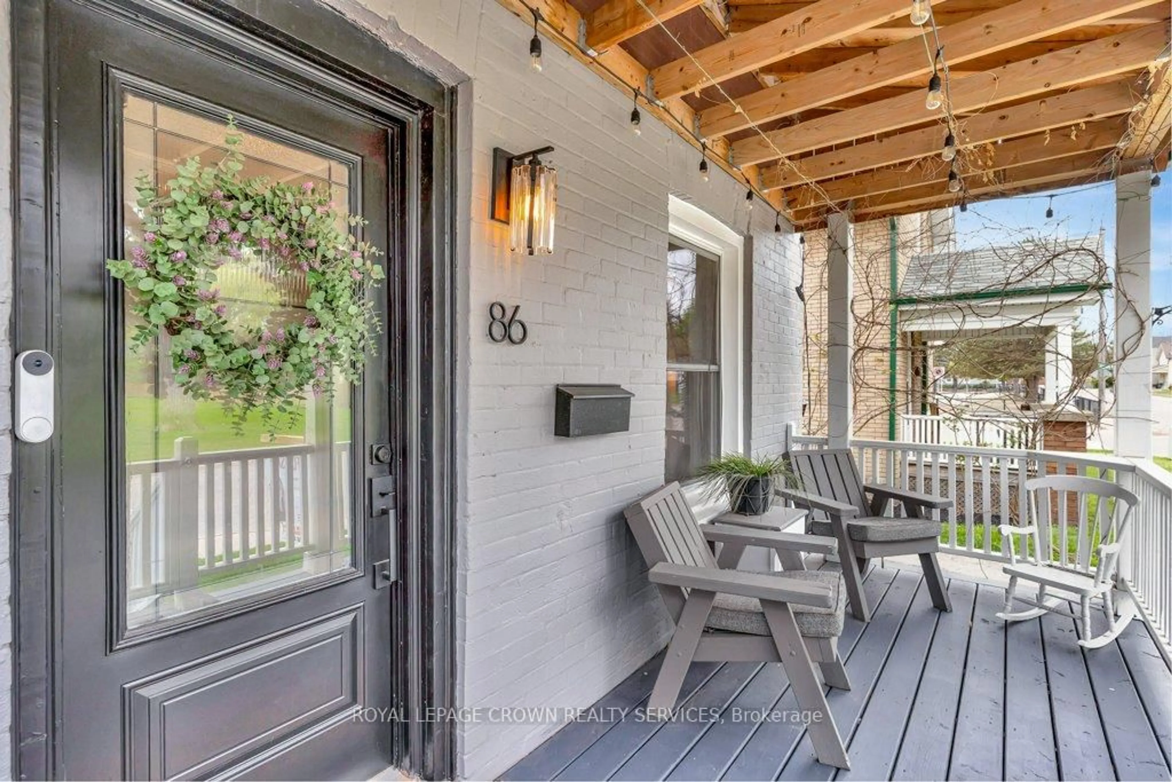 Indoor entryway for 86 Spring St, Brant Ontario N3T 4M5