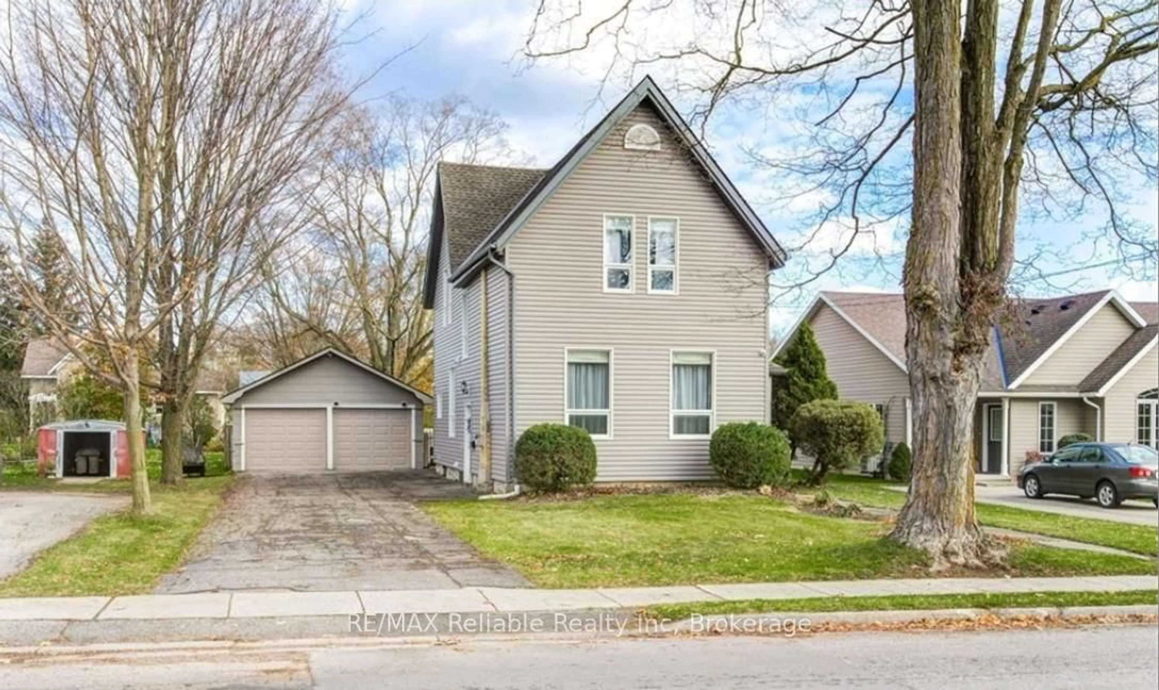 Unknown for 38 James St, Huron East Ontario N0K 1W0
