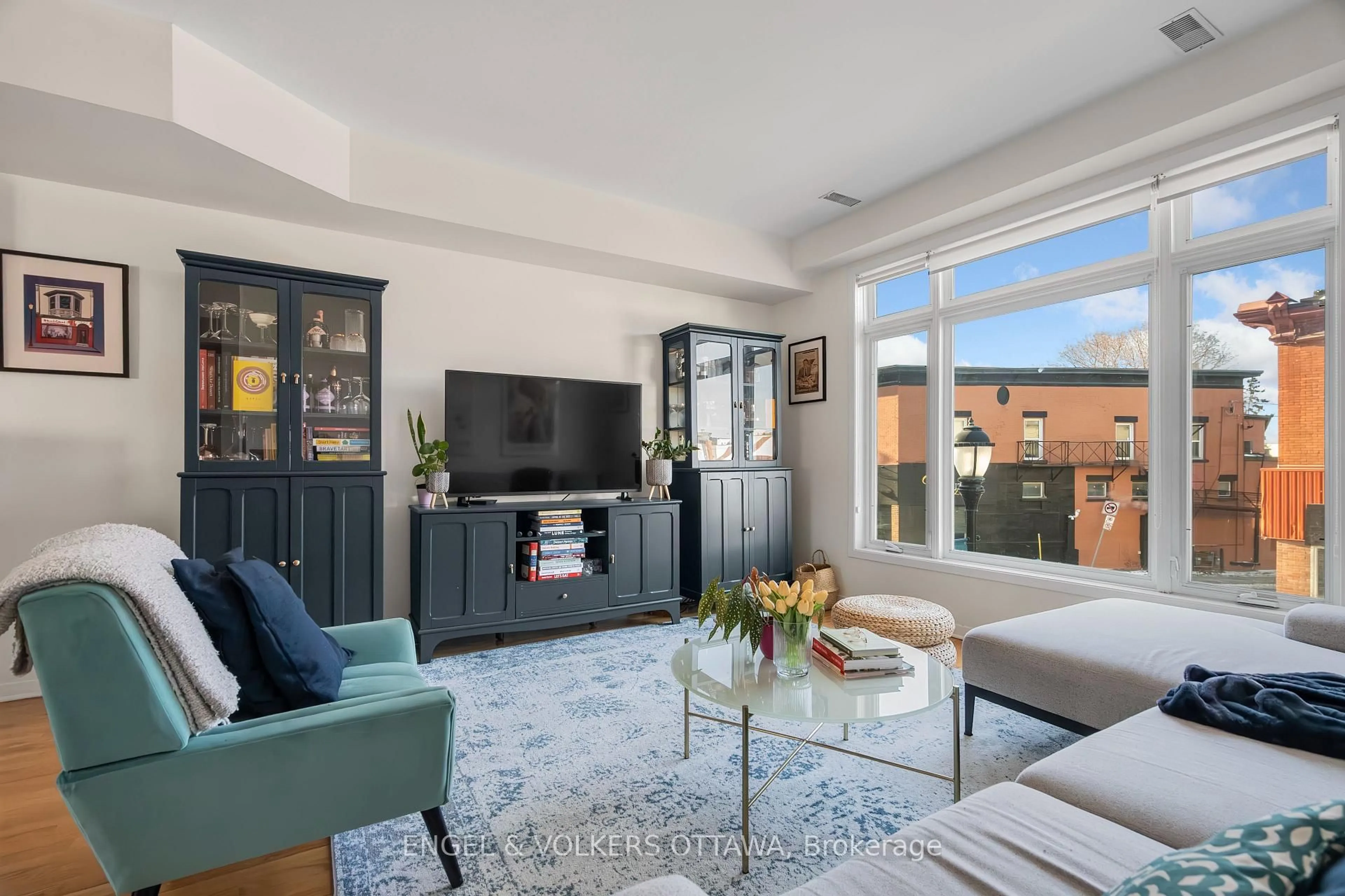 Living room with furniture, unknown for 4 Sherbrooke Ave #3, Ottawa Ontario K1Y 1R7