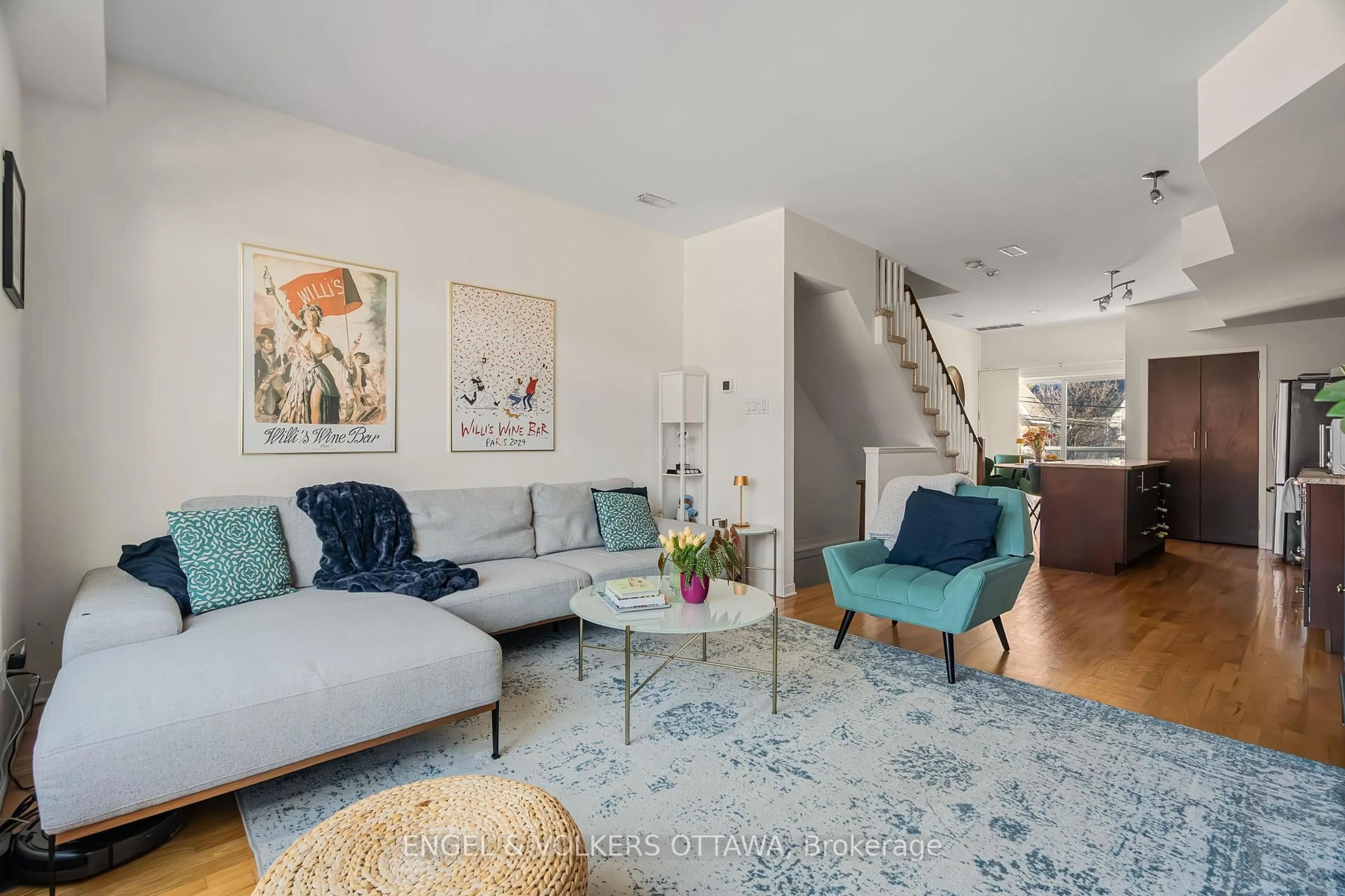Living room with furniture, unknown for 4 Sherbrooke Ave #3, Ottawa Ontario K1Y 1R7