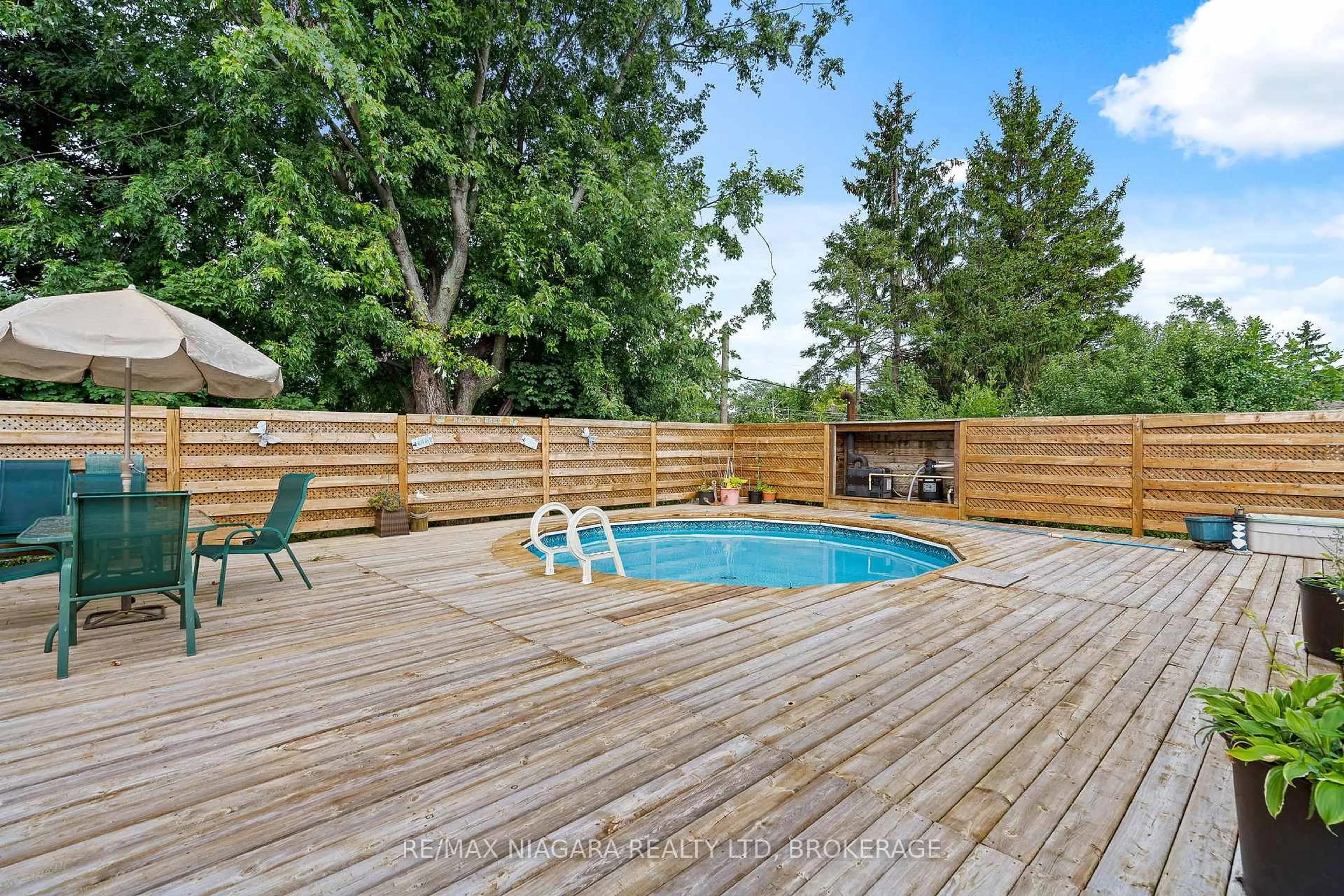Pool for 44 Ferguson Ave, Fort Erie Ontario L2A 5J3