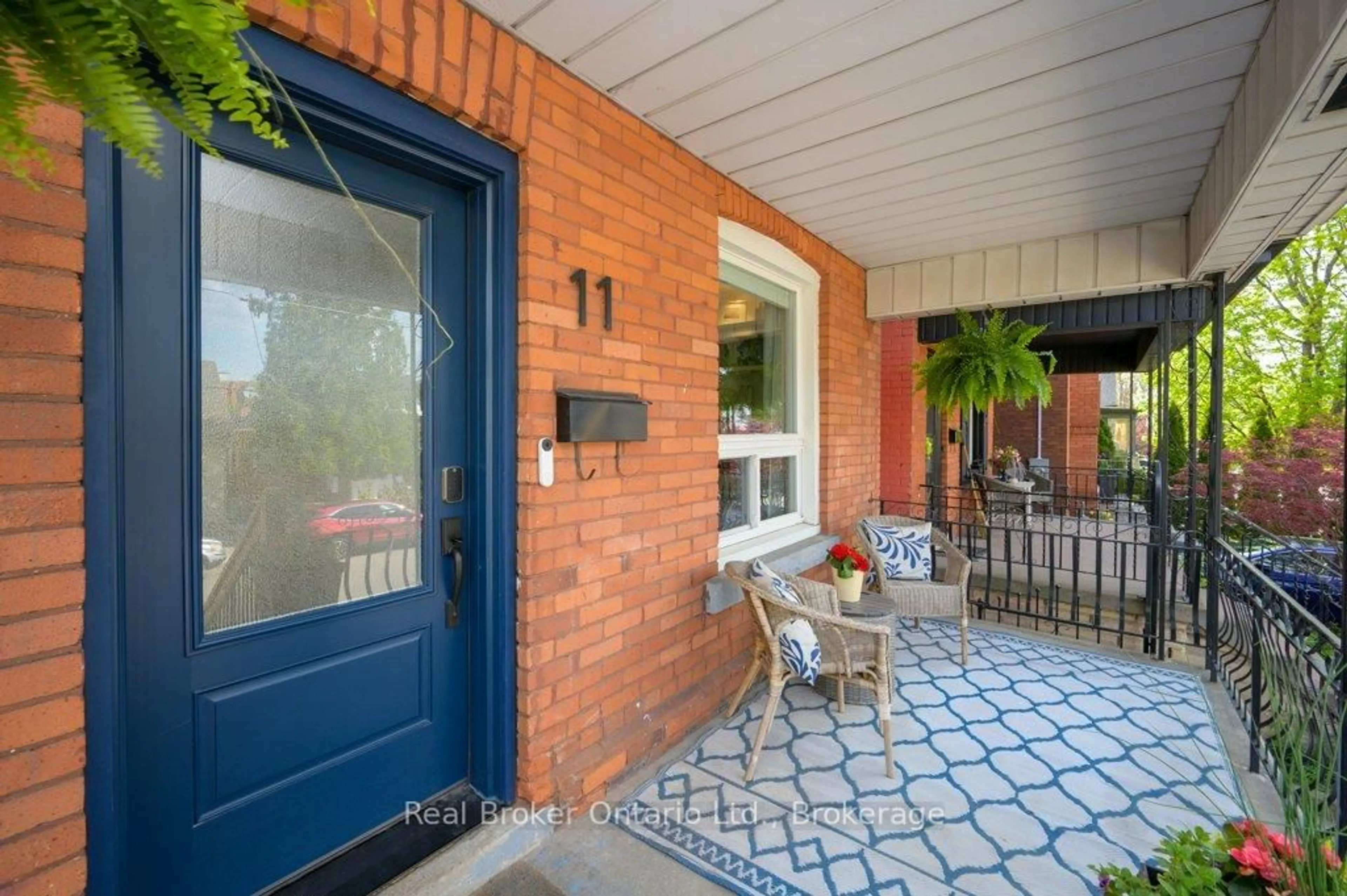 Patio, street for 11 Melbourne St, Hamilton Ontario L8P 2A4