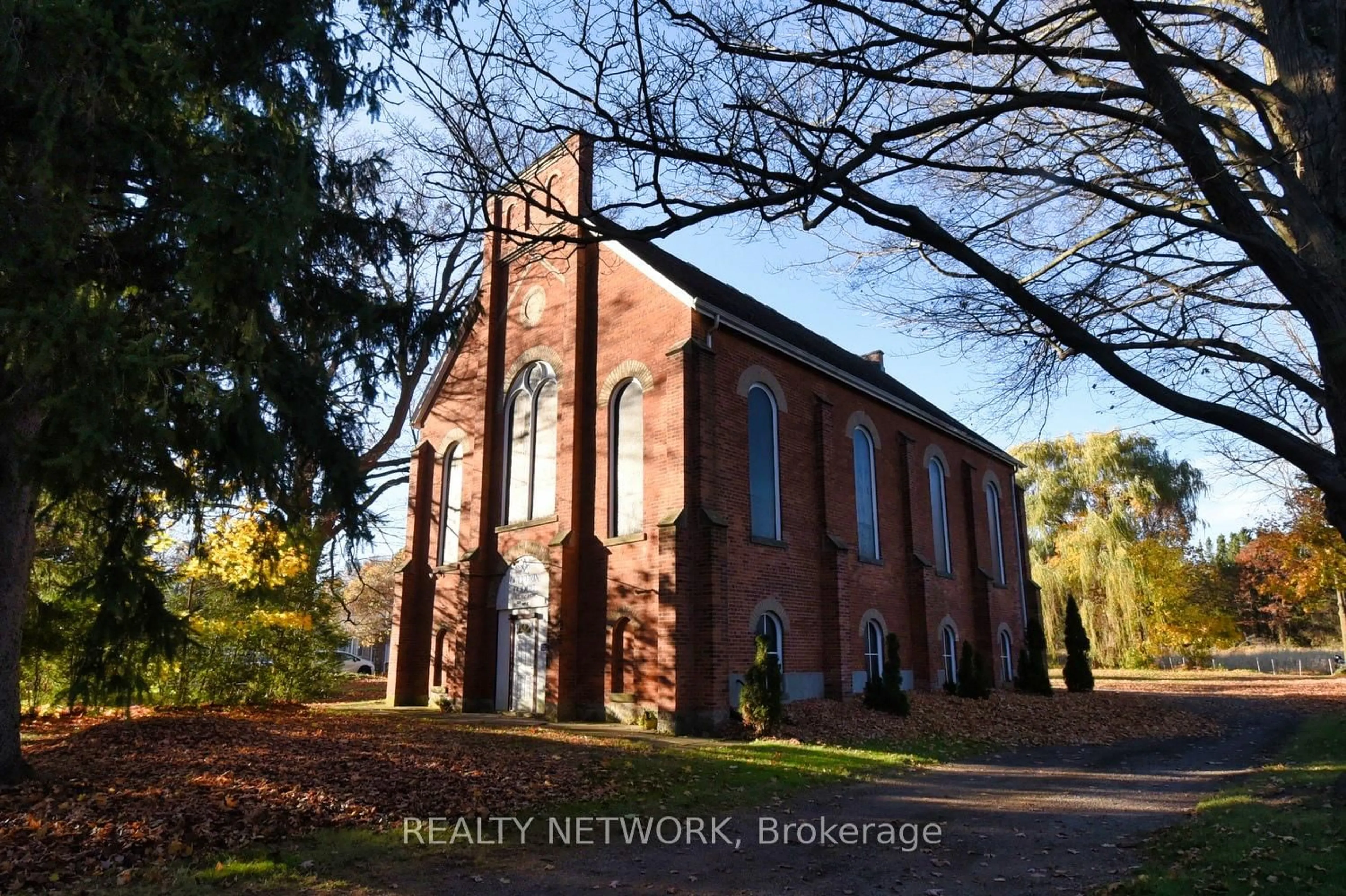 Home with brick exterior material, building for 200 Highway 8, Hamilton Ontario L9H 5E1