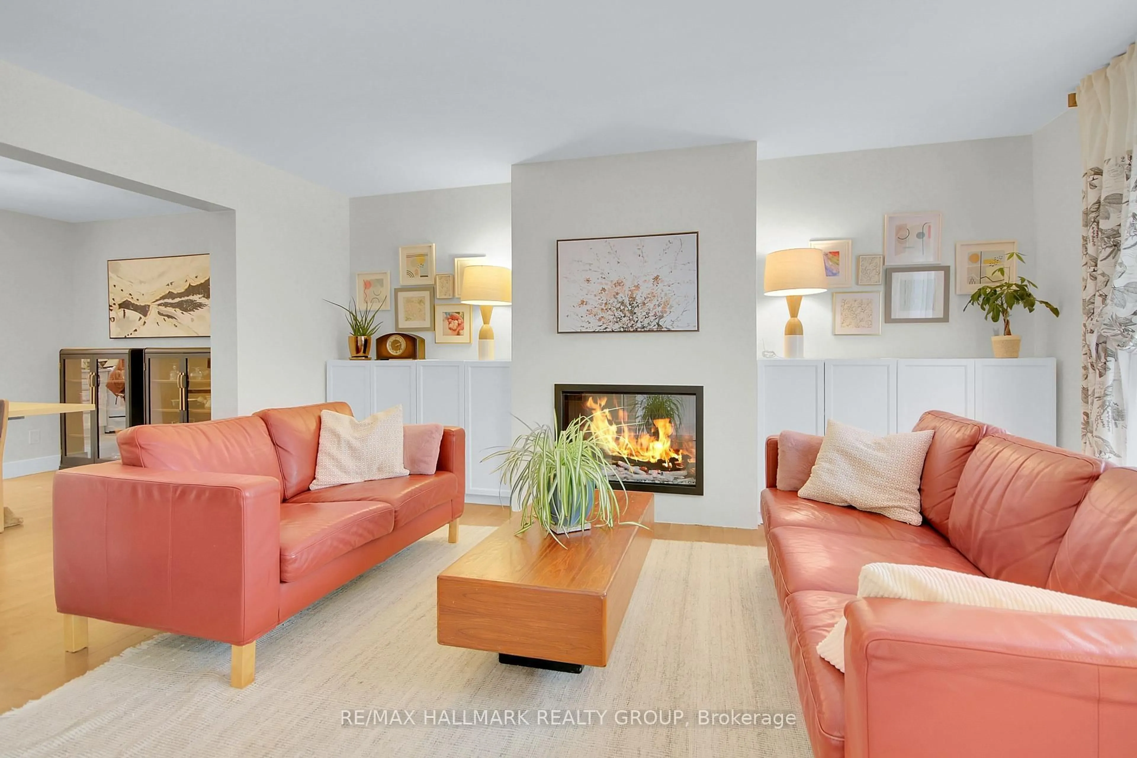 Living room with furniture, unknown for 2061 Jasmine Cres #81, Ottawa Ontario K1J 7W2