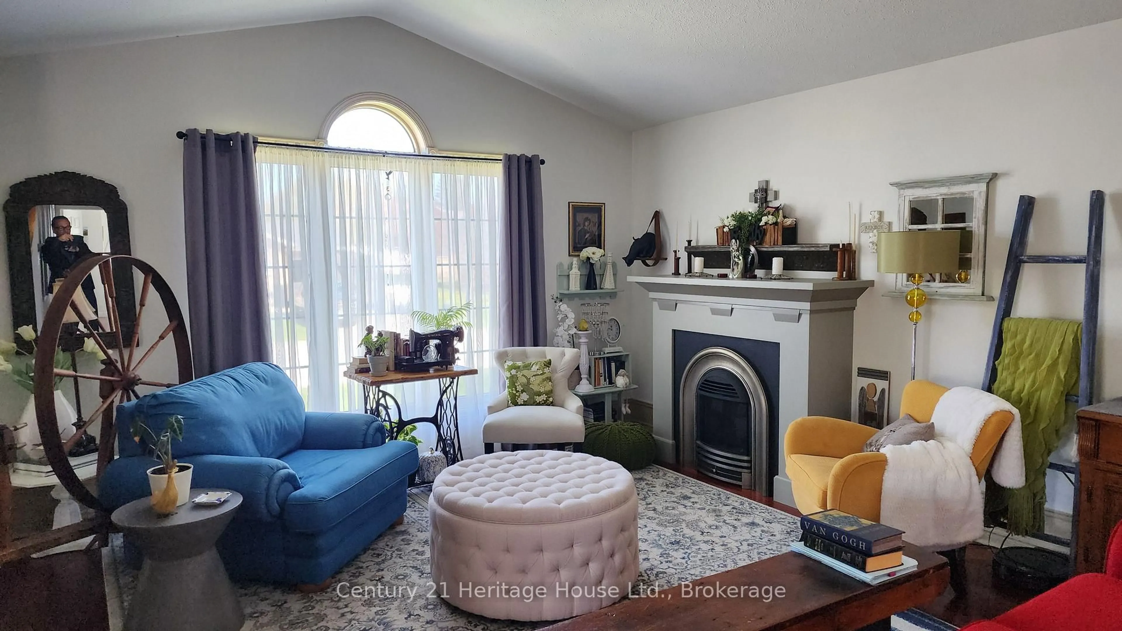Living room with furniture, unknown for 786 PRINCESS St, Wellington North Ontario N0G 2L3