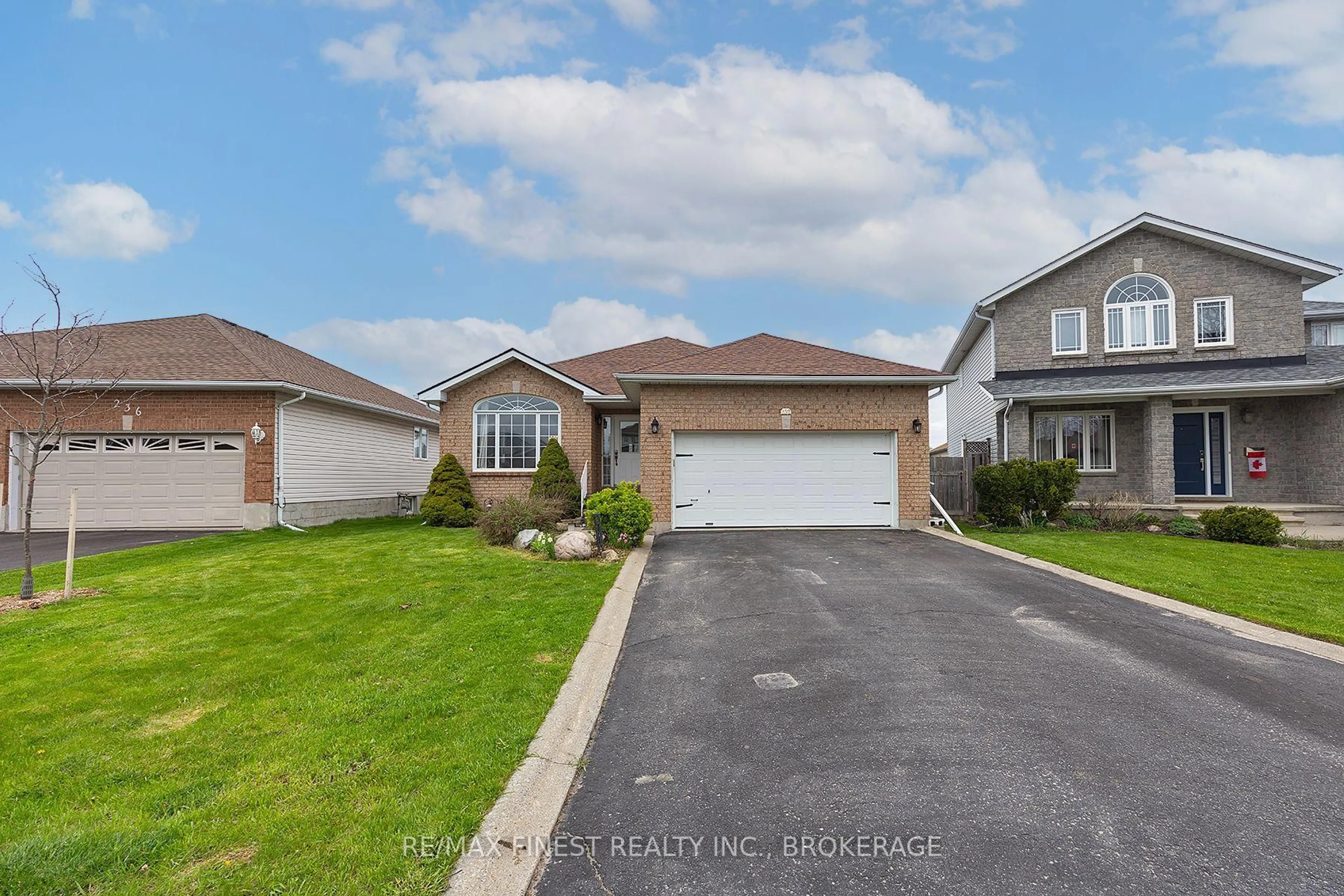 A pic from outside/outdoor area/front of a property/back of a property/a pic from drone, street for 232 Sheridan St, Kingston Ontario K7P 3C7