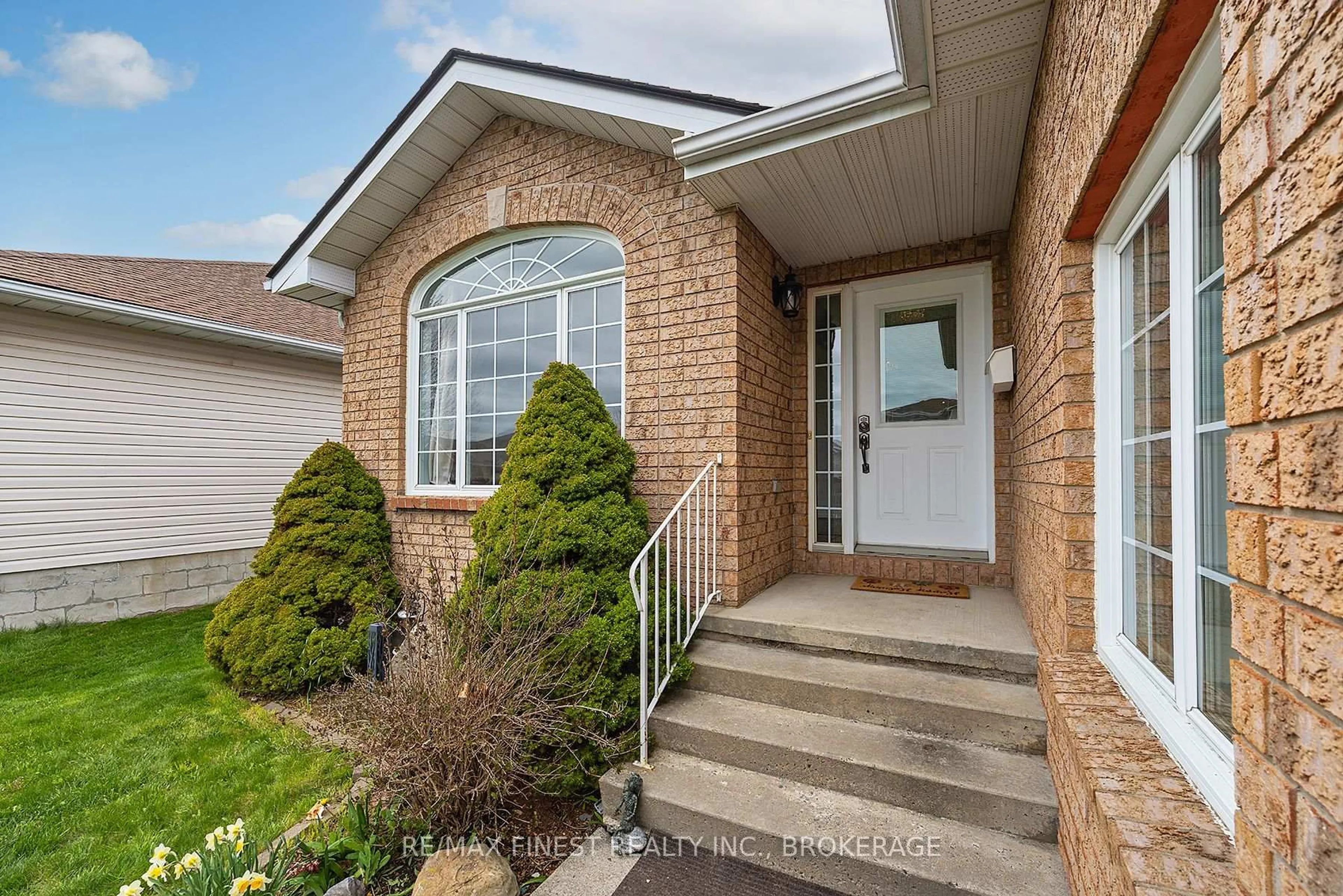 Home with brick exterior material, street for 232 Sheridan St, Kingston Ontario K7P 3C7
