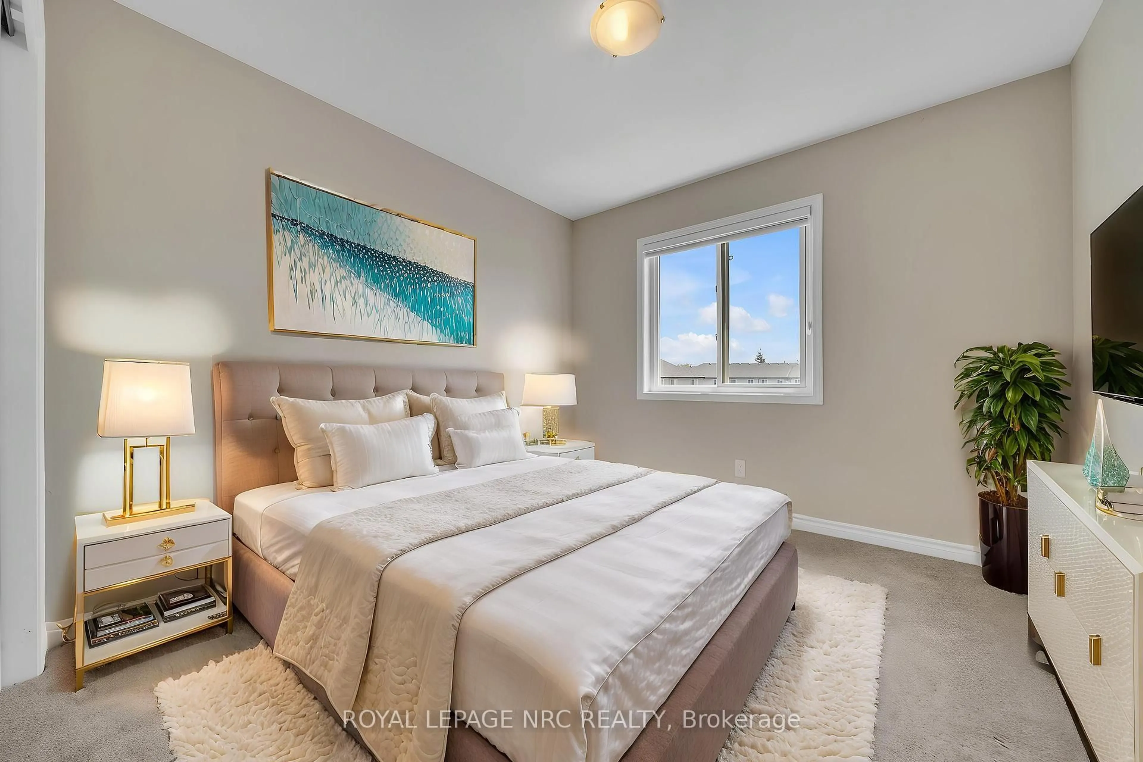 Bedroom with bed, unknown for 178 Broadway Lane, Welland Ontario L3C 5L5