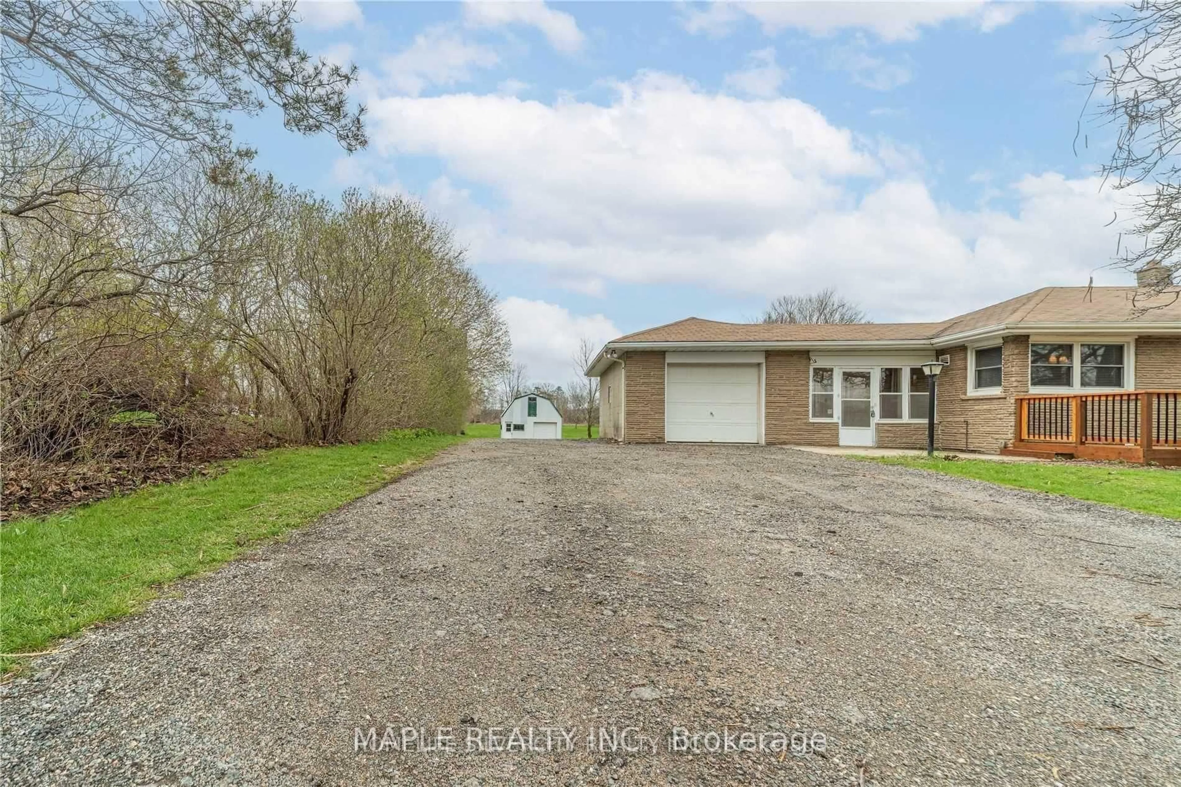 A pic from outside/outdoor area/front of a property/back of a property/a pic from drone, street for 1101 Brantford Hwy Highway, North Dumfries Ontario N1R 5S6