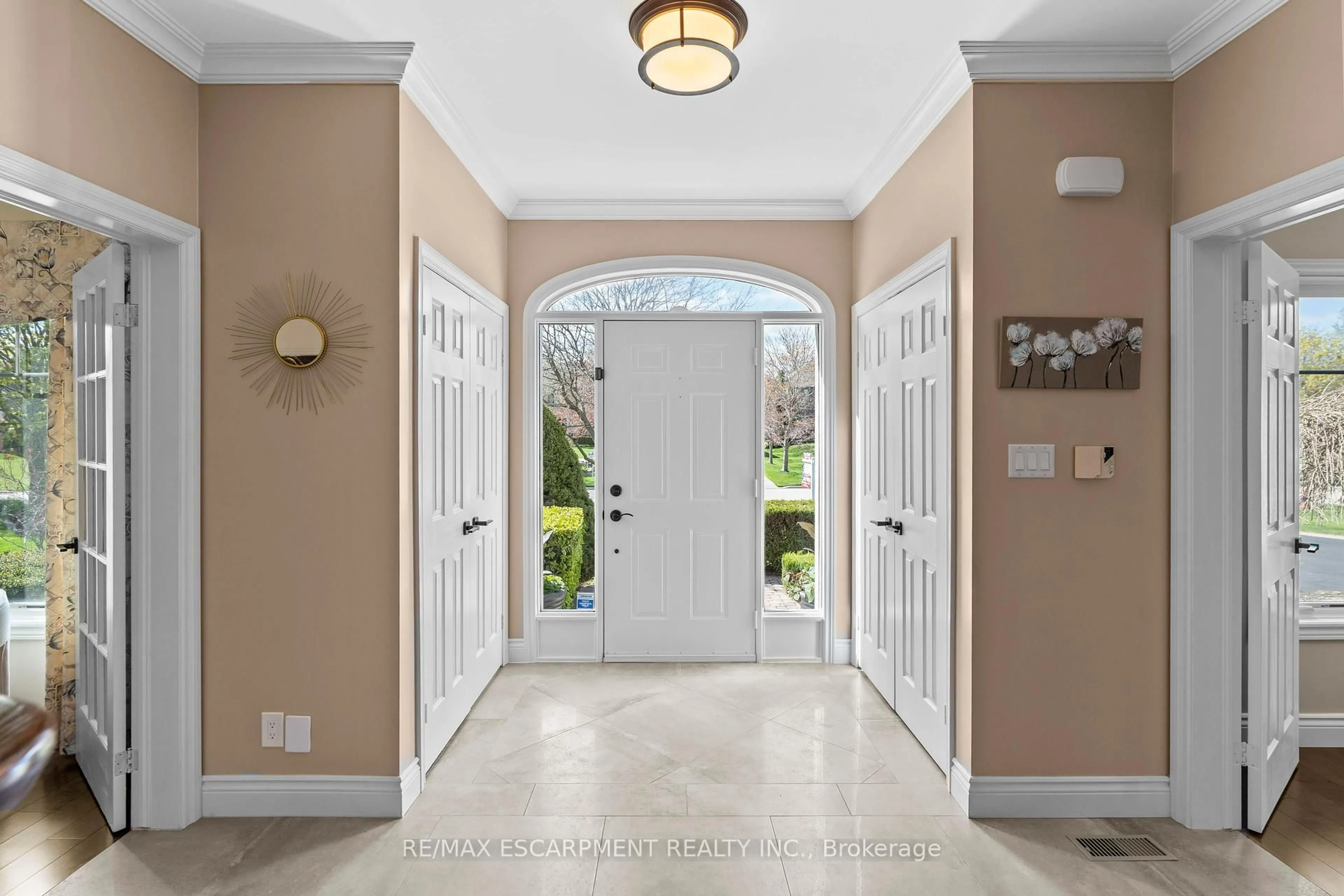 Indoor entryway for 12 Elderberry Lane, Hamilton Ontario L0R 1H2