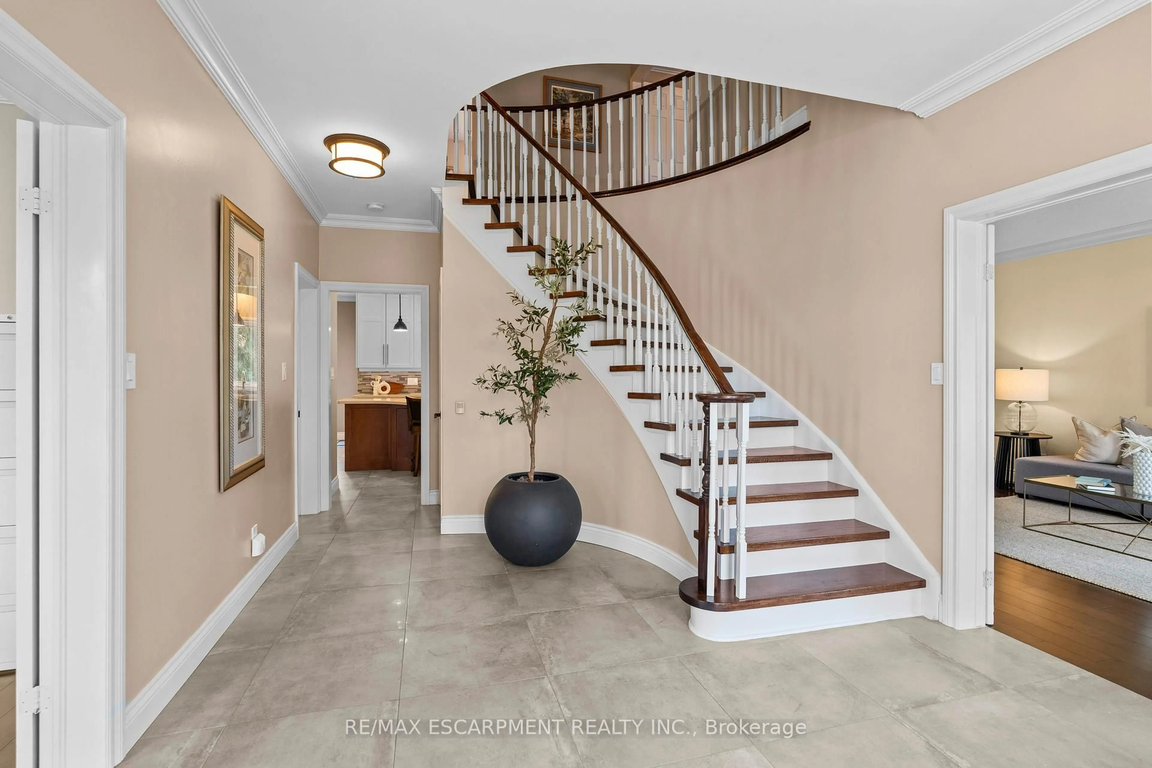 Indoor entryway for 12 Elderberry Lane, Hamilton Ontario L0R 1H2