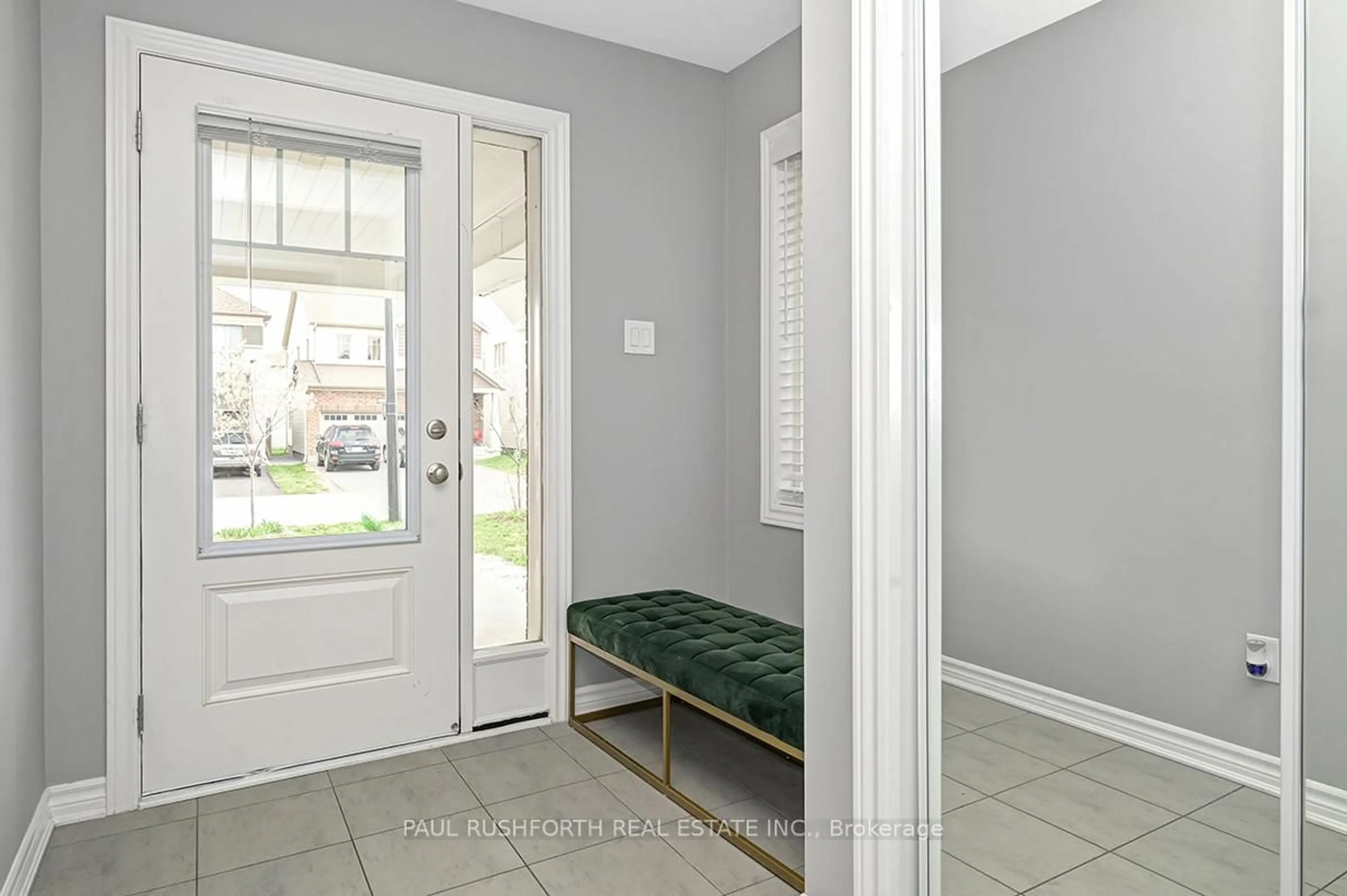 Indoor entryway for 737 Brittanic Rd, Ottawa Ontario K2V 0N7