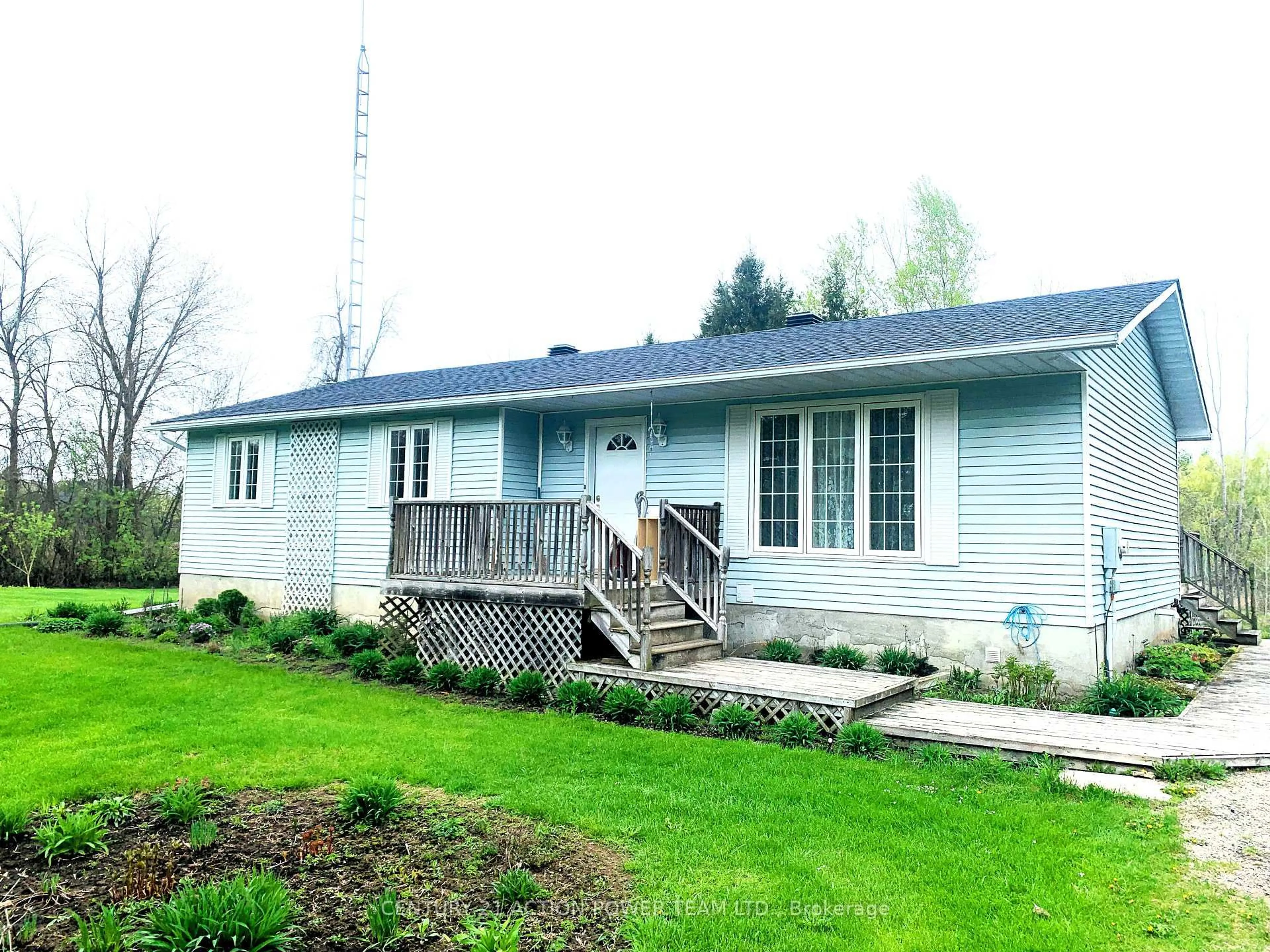 Home with vinyl exterior material, street for 10071 MCINTYRE Rd, North Dundas Ontario K0E 1S0