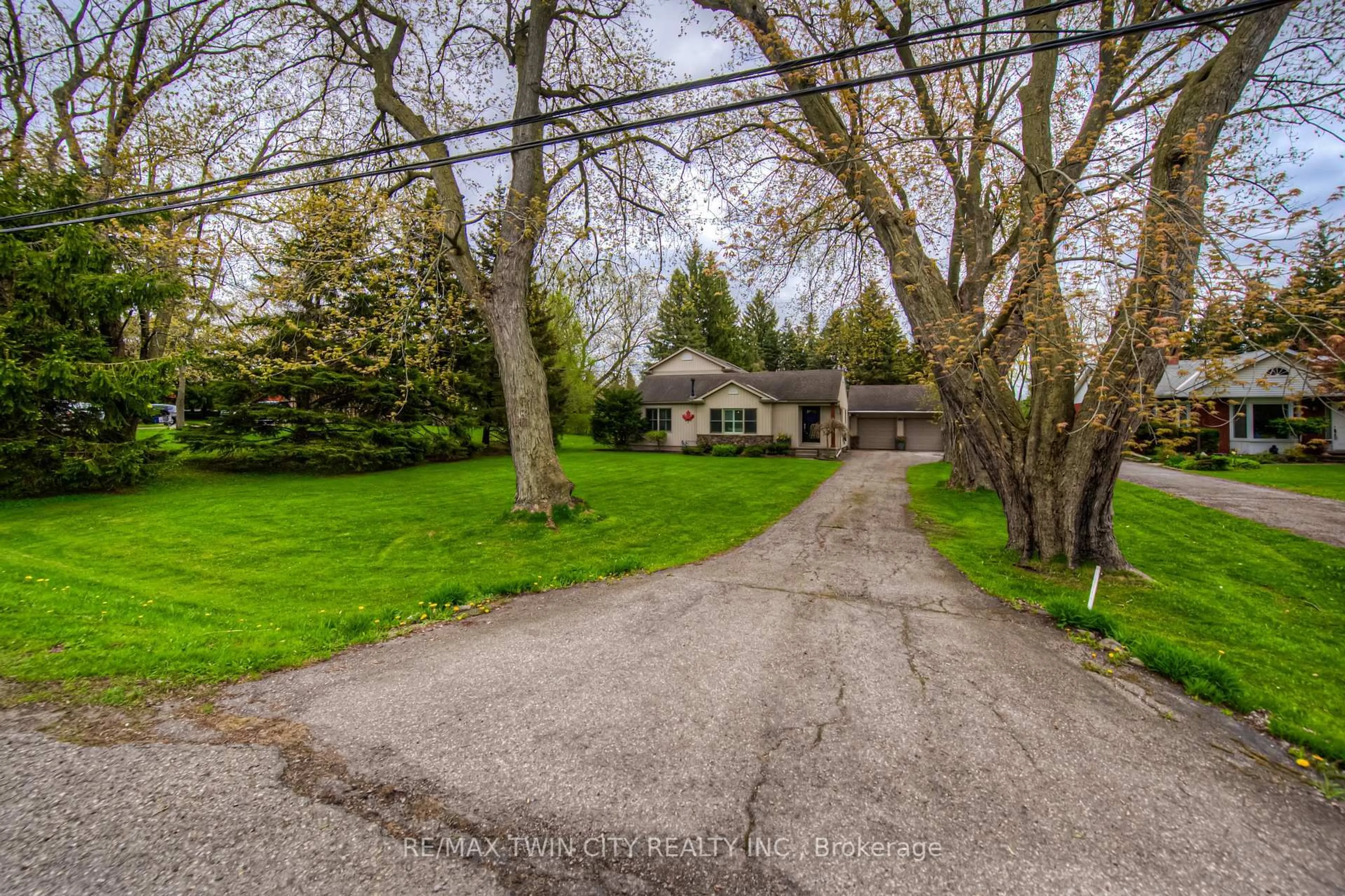 A pic from outside/outdoor area/front of a property/back of a property/a pic from drone, street for 145 Riverbank Dr, Cambridge Ontario N3H 4R6