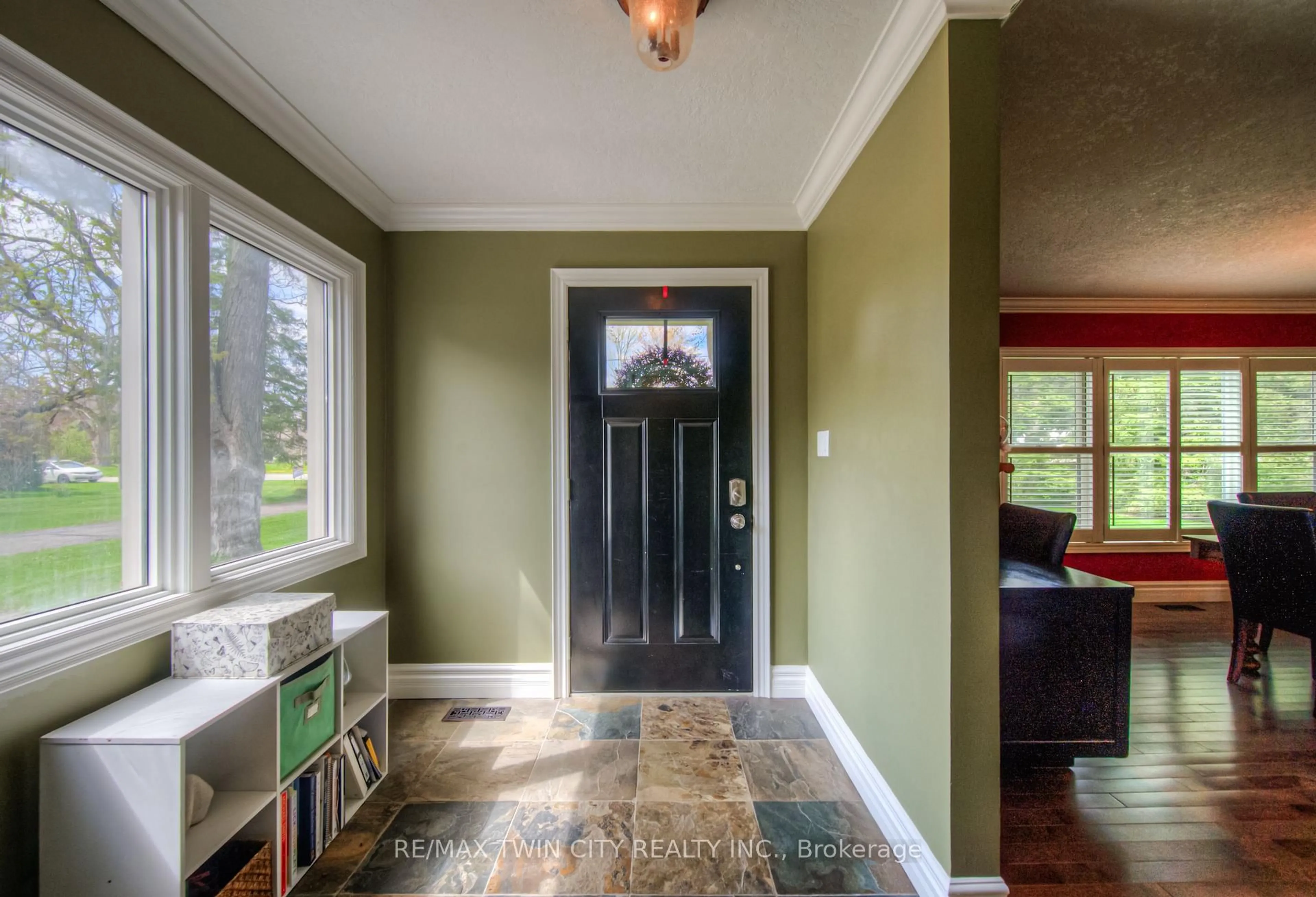 Indoor entryway for 145 Riverbank Dr, Cambridge Ontario N3H 4R6