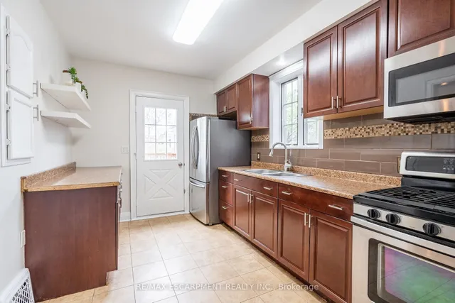 Additional property image - 11 Huxley Ave