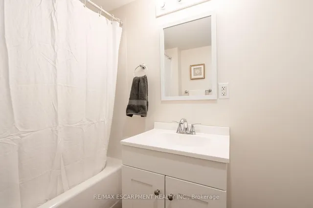 Additional property image - 11 Huxley Ave