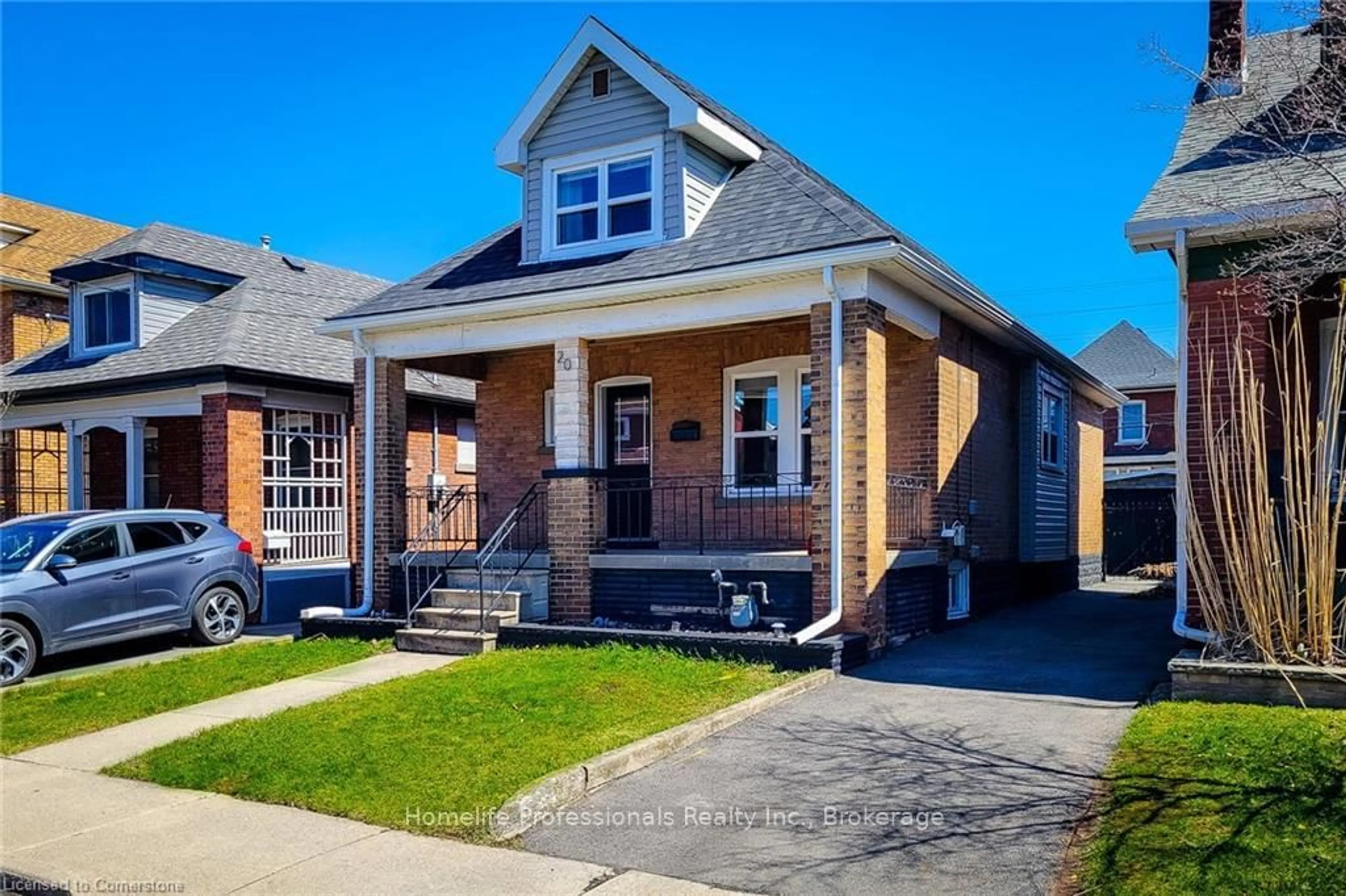 Home with brick exterior material, street for 20 Connaught Ave, Hamilton Ontario L8L 6Y7