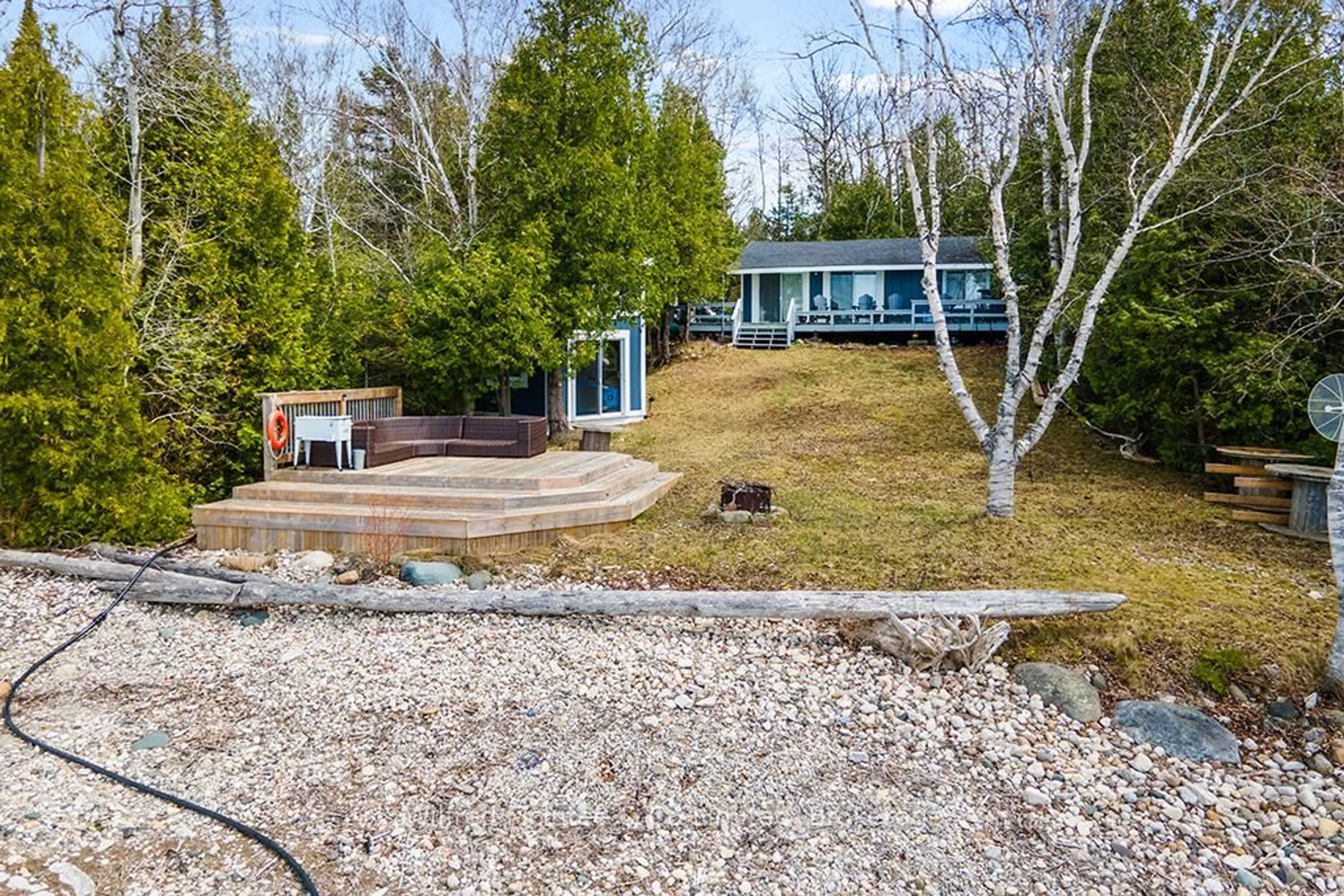 A pic from outside/outdoor area/front of a property/back of a property/a pic from drone, water/lake/river/ocean view for 1520 2ND AVE Ave, Native Leased Lands Ontario N0H 2C1