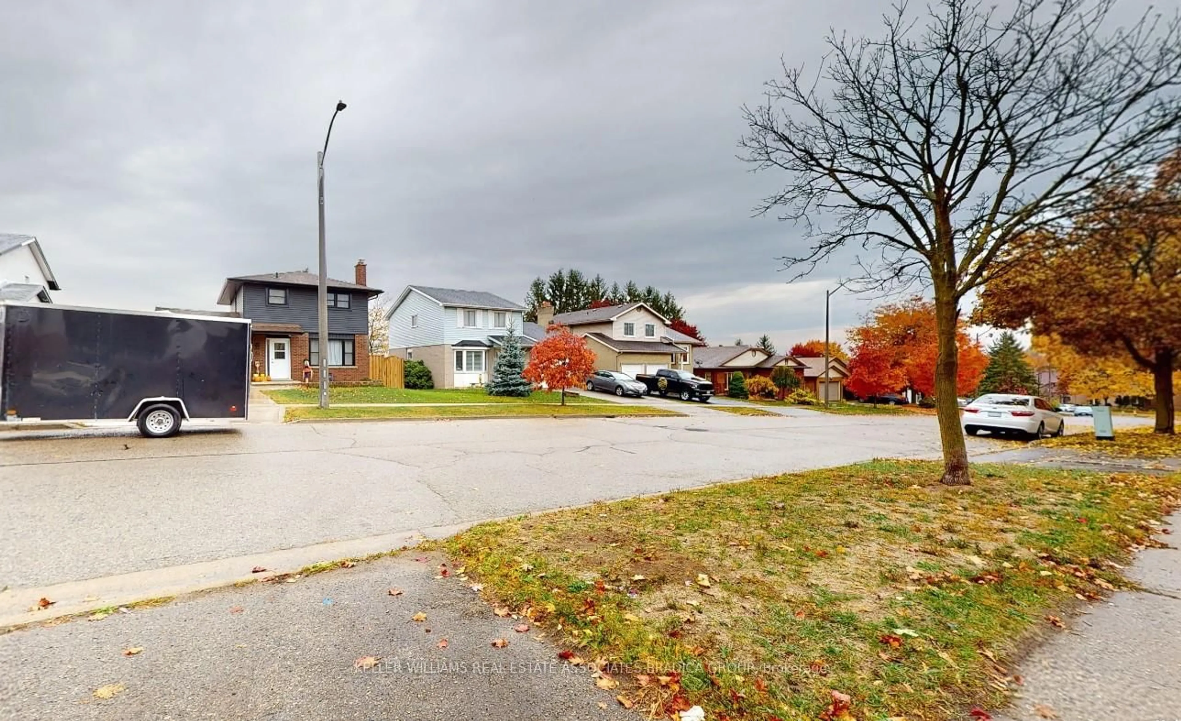 A pic from outside/outdoor area/front of a property/back of a property/a pic from drone, street for 50 The Country Way, Kitchener Ontario N2E 2K8
