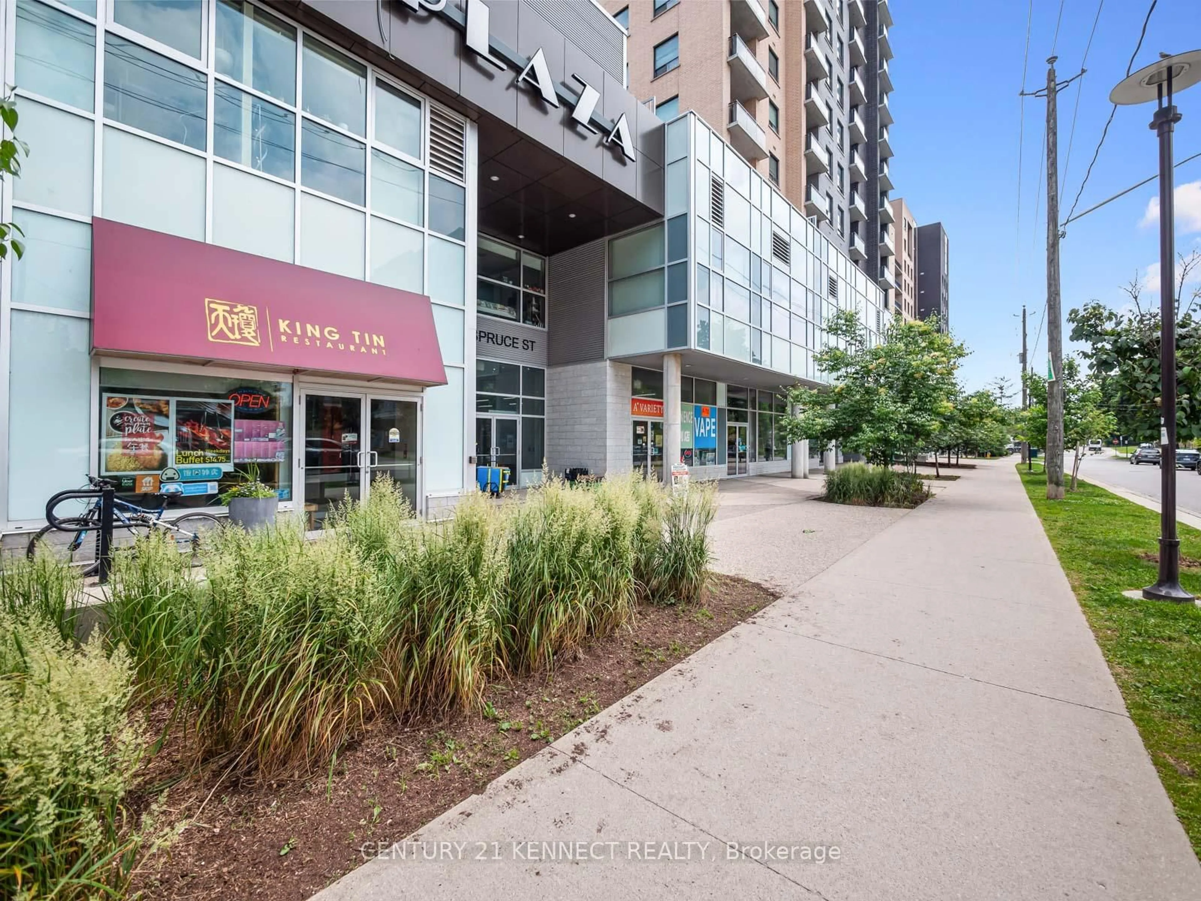 Patio, unknown for 318 Spruce St #402, Waterloo Ontario N2L 0E9