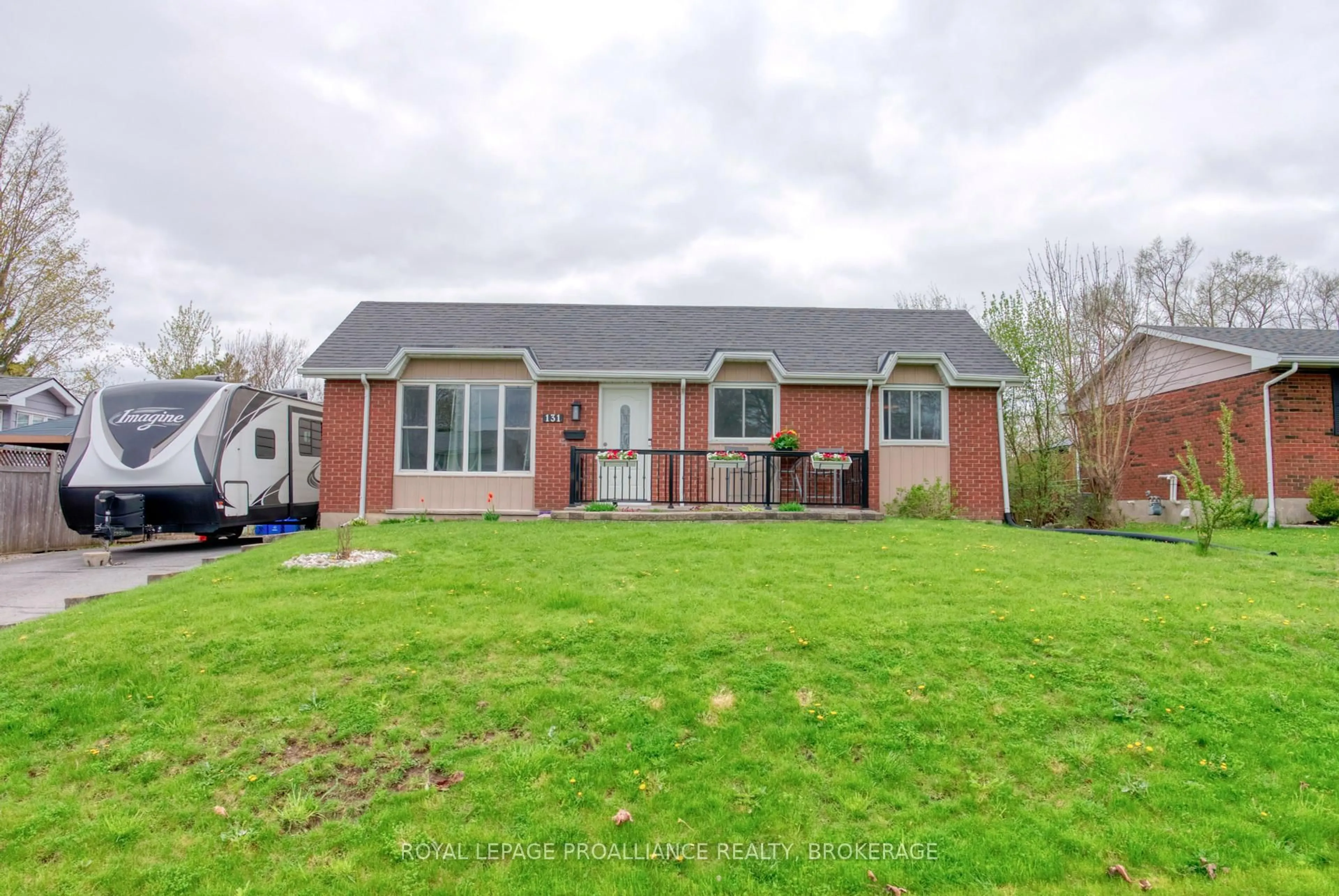 A pic from outside/outdoor area/front of a property/back of a property/a pic from drone, unknown for 131 Chesterfield Dr, Loyalist Ontario K7N 1M5